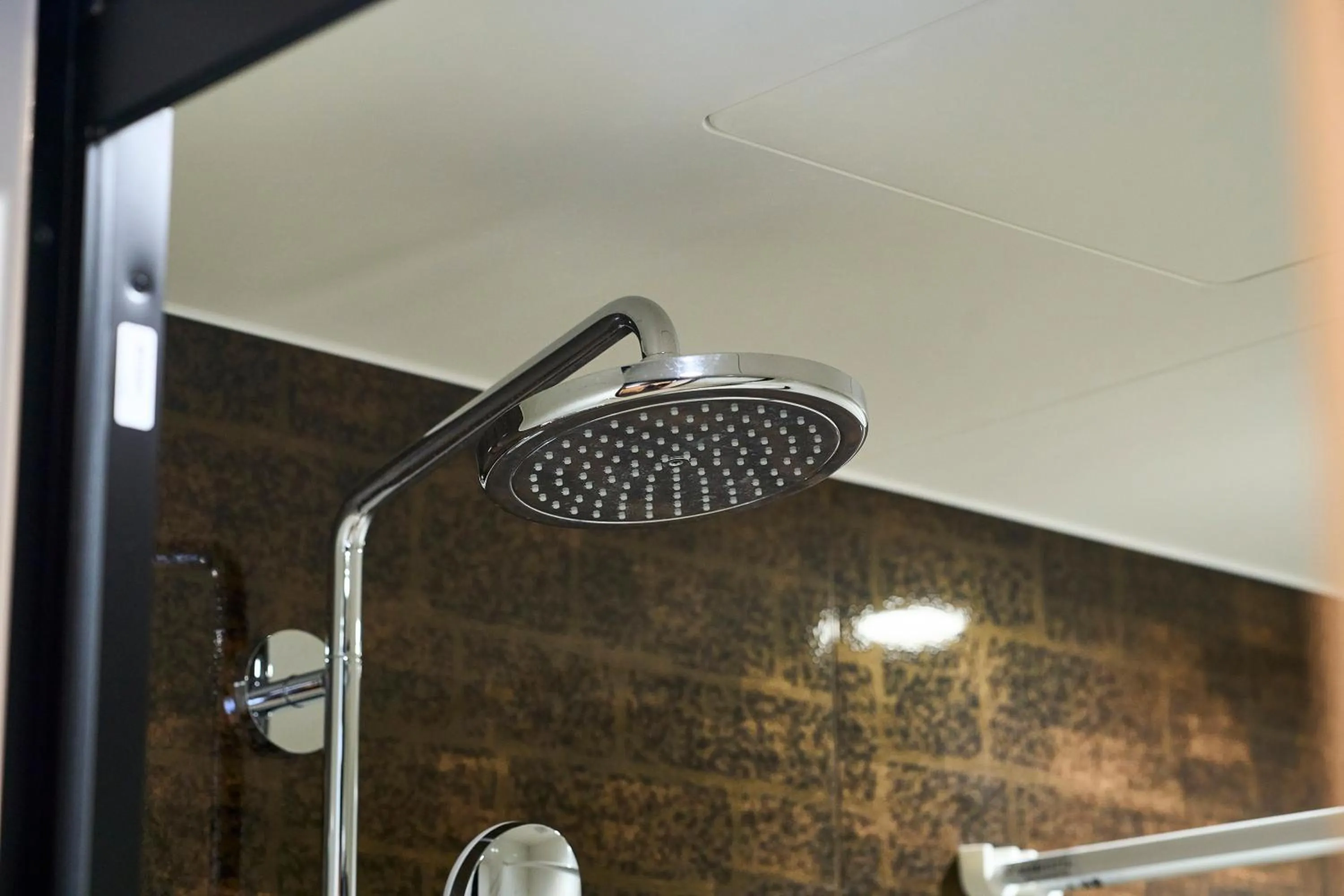 Shower in HOTEL MASTAY jingumichi