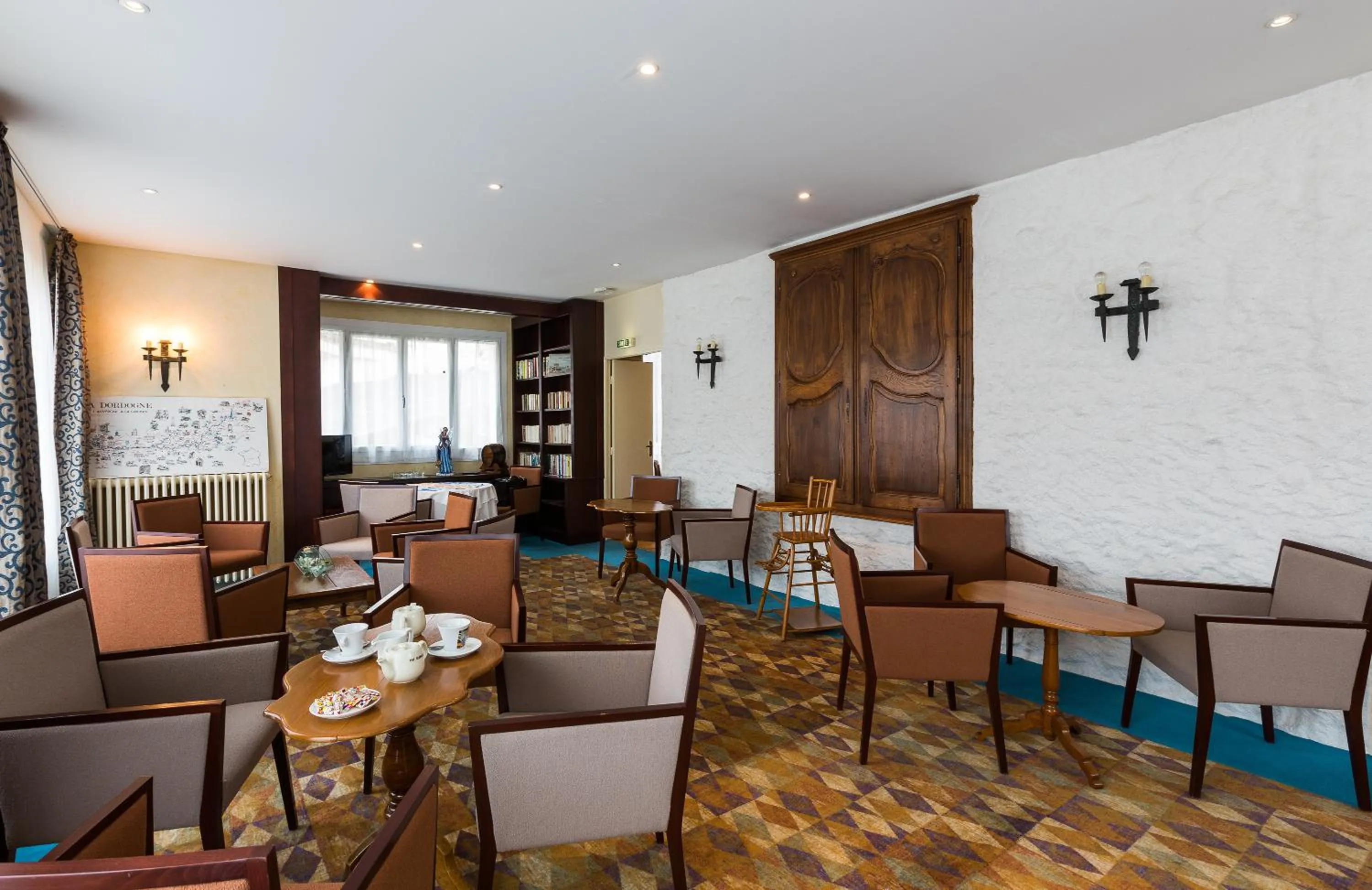 Lounge or bar, Restaurant/Places to Eat in Le Parc Des Fees Hôtel Retaurant & Spa
