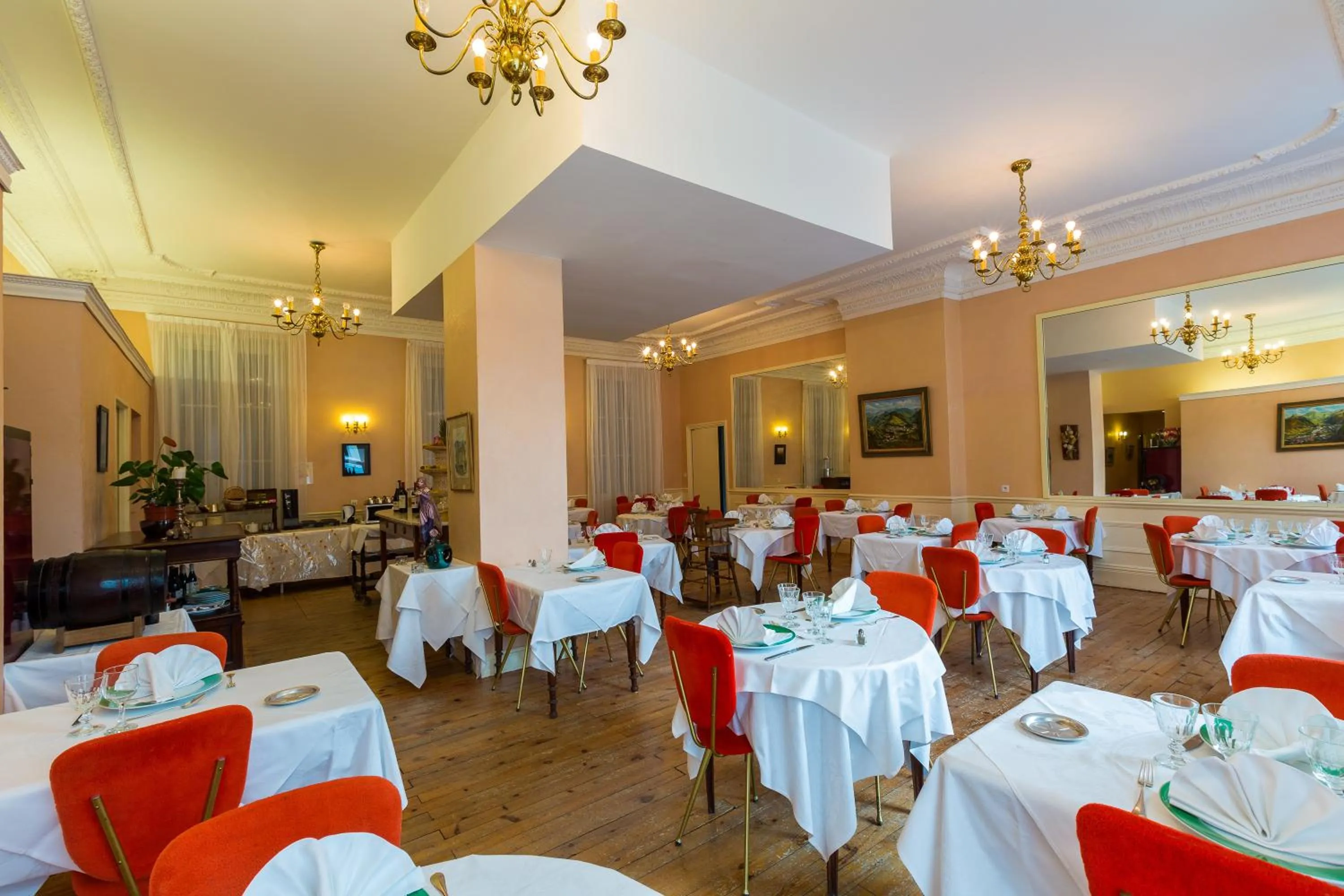 Restaurant/Places to Eat in Le Parc Des Fees Hôtel Retaurant & Spa