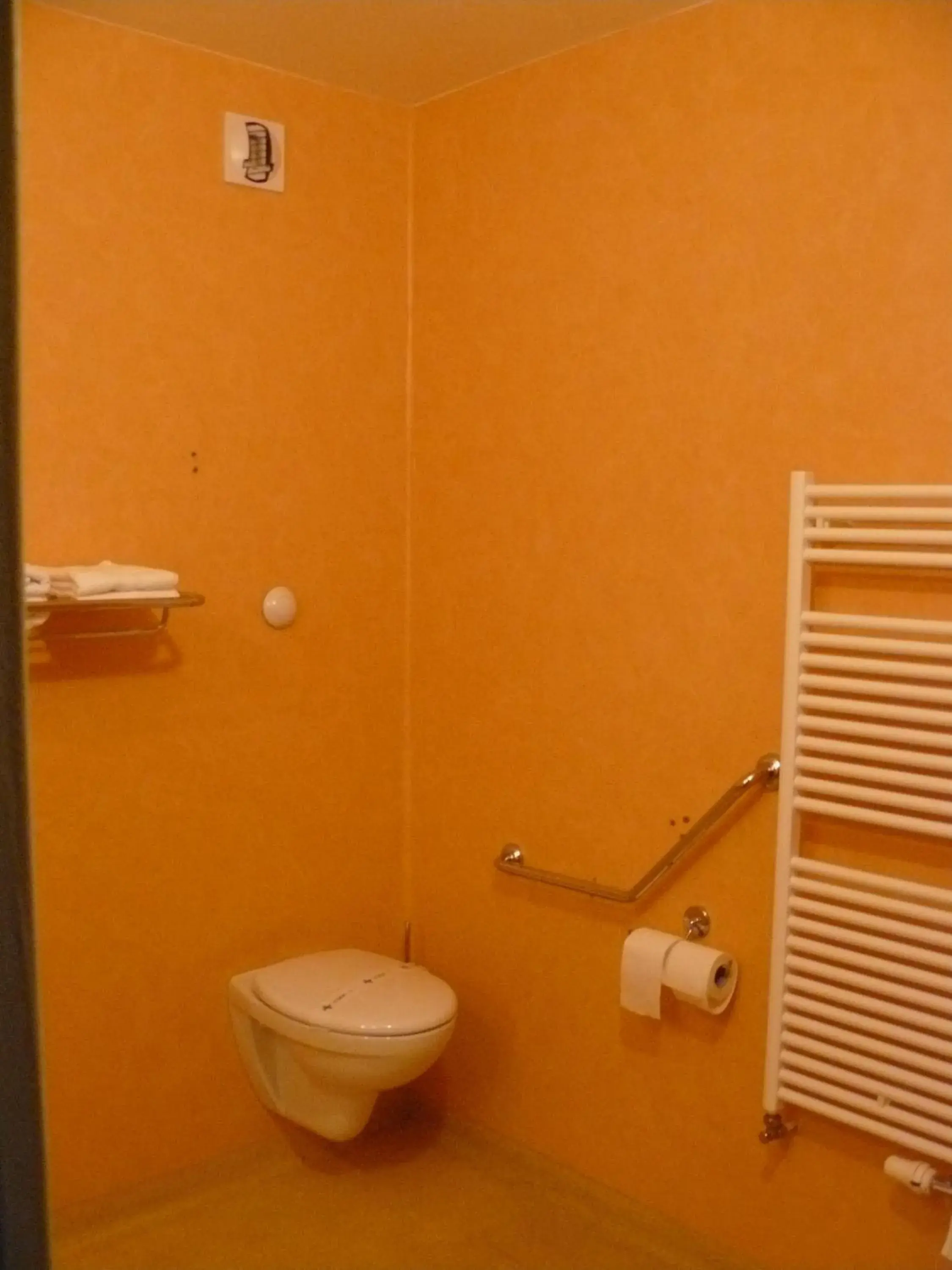 Double Room - Disability Access in Le Parc Des Fees Hôtel Retaurant & Spa Double Room - Disability Access in Le Parc Des Fees Hôtel Retaurant & Spa