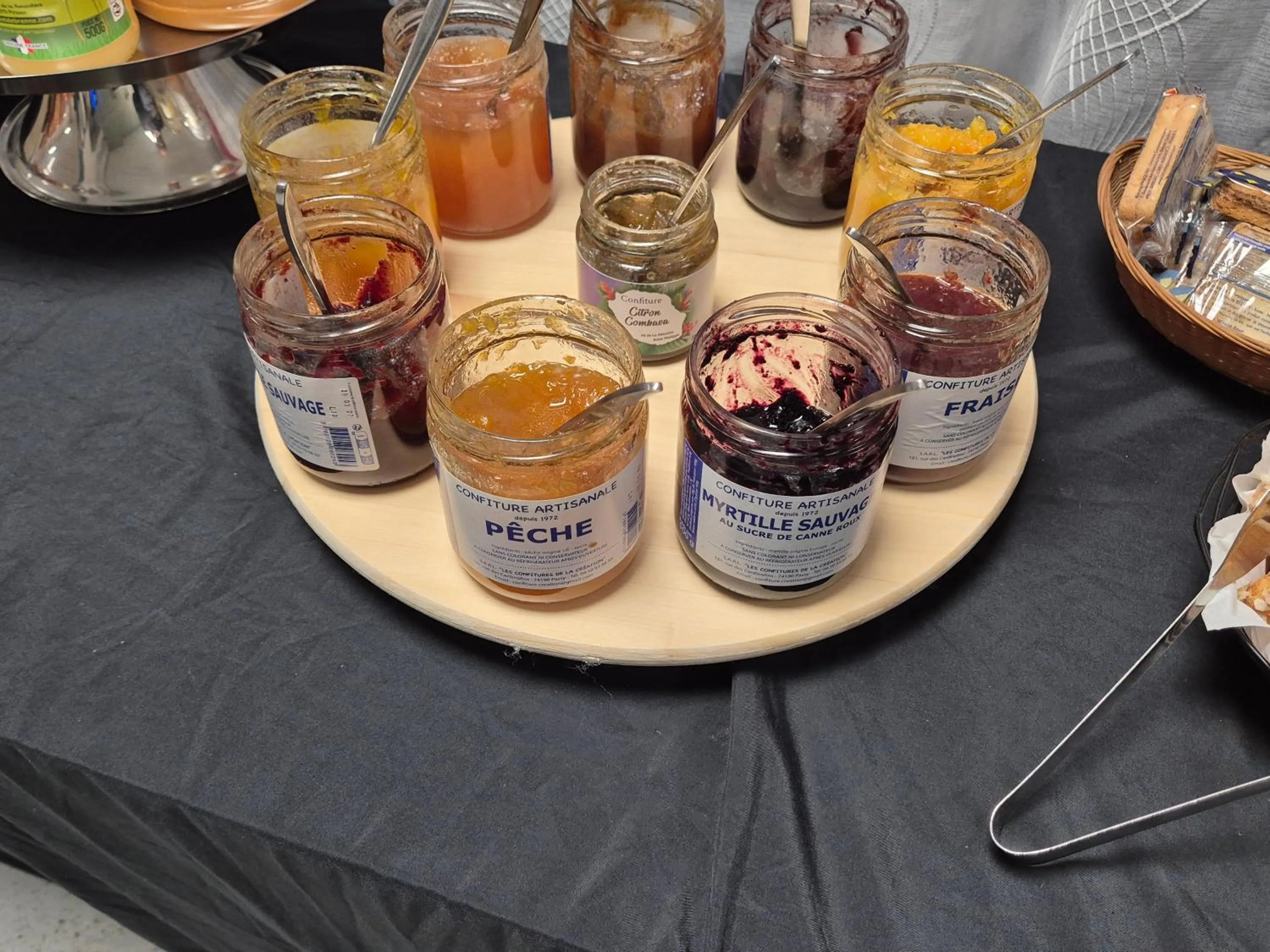 Breakfast in Logis Hôtel Restaurant Clair Cottage, Chisseaux - Chenonceaux