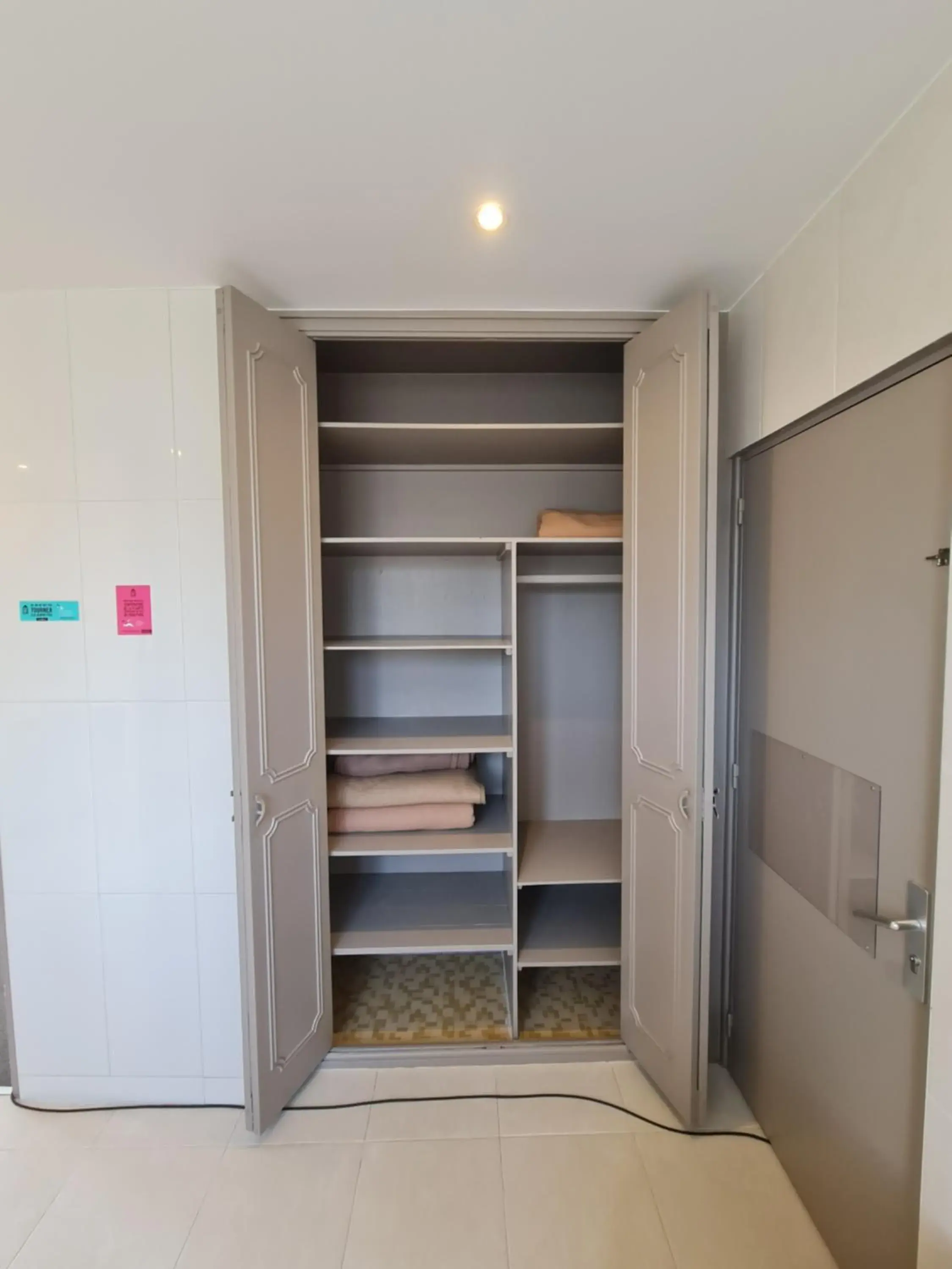 Bathroom in Logis Hôtel Restaurant Clair Cottage, Chisseaux - Chenonceaux Bathroom in Logis Hôtel Restaurant Clair Cottage, Chisseaux - Chenonceaux