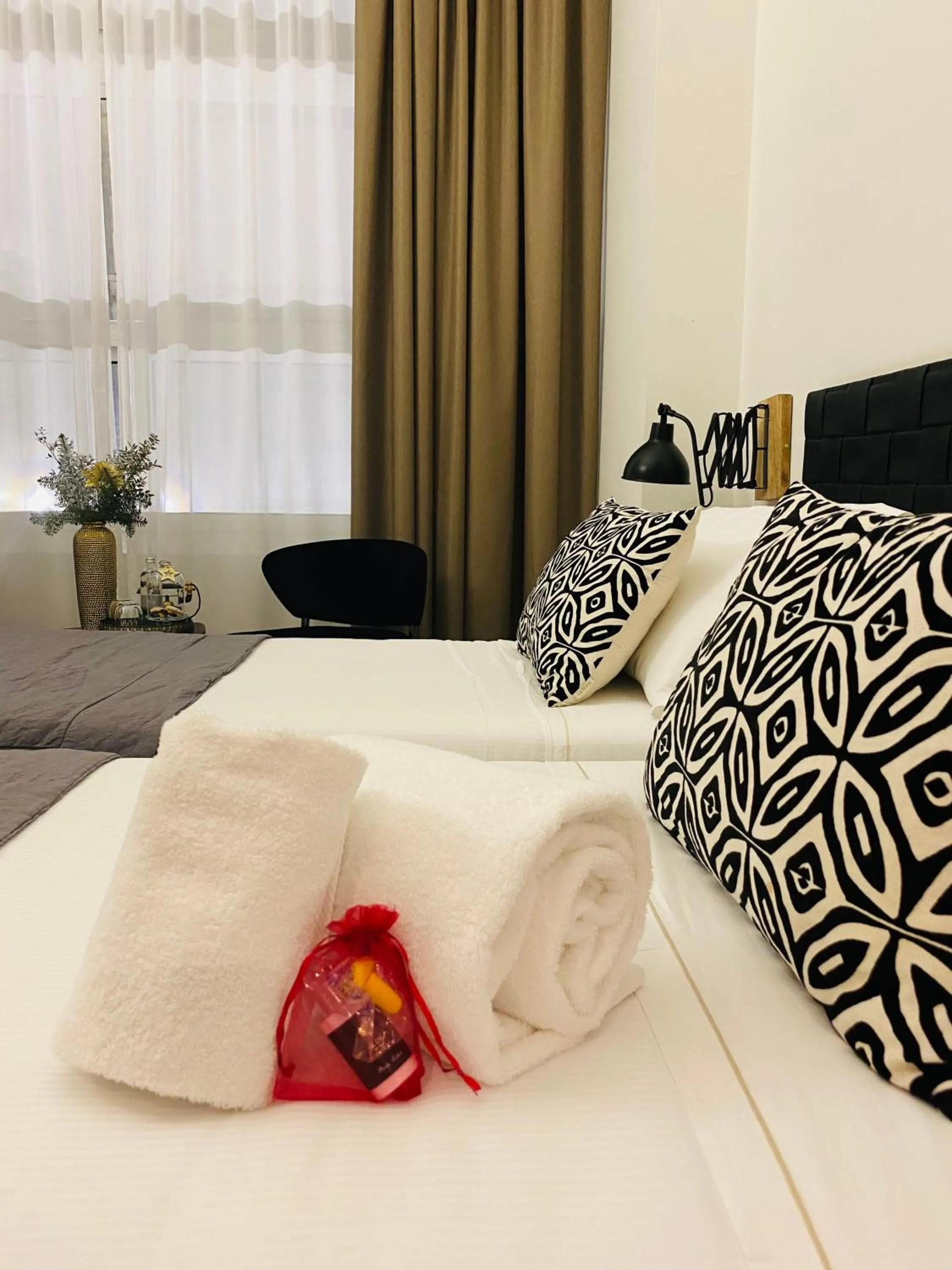 Bed in INTOMILAN Galleria Duomo I Boutique & Design Aparthotel