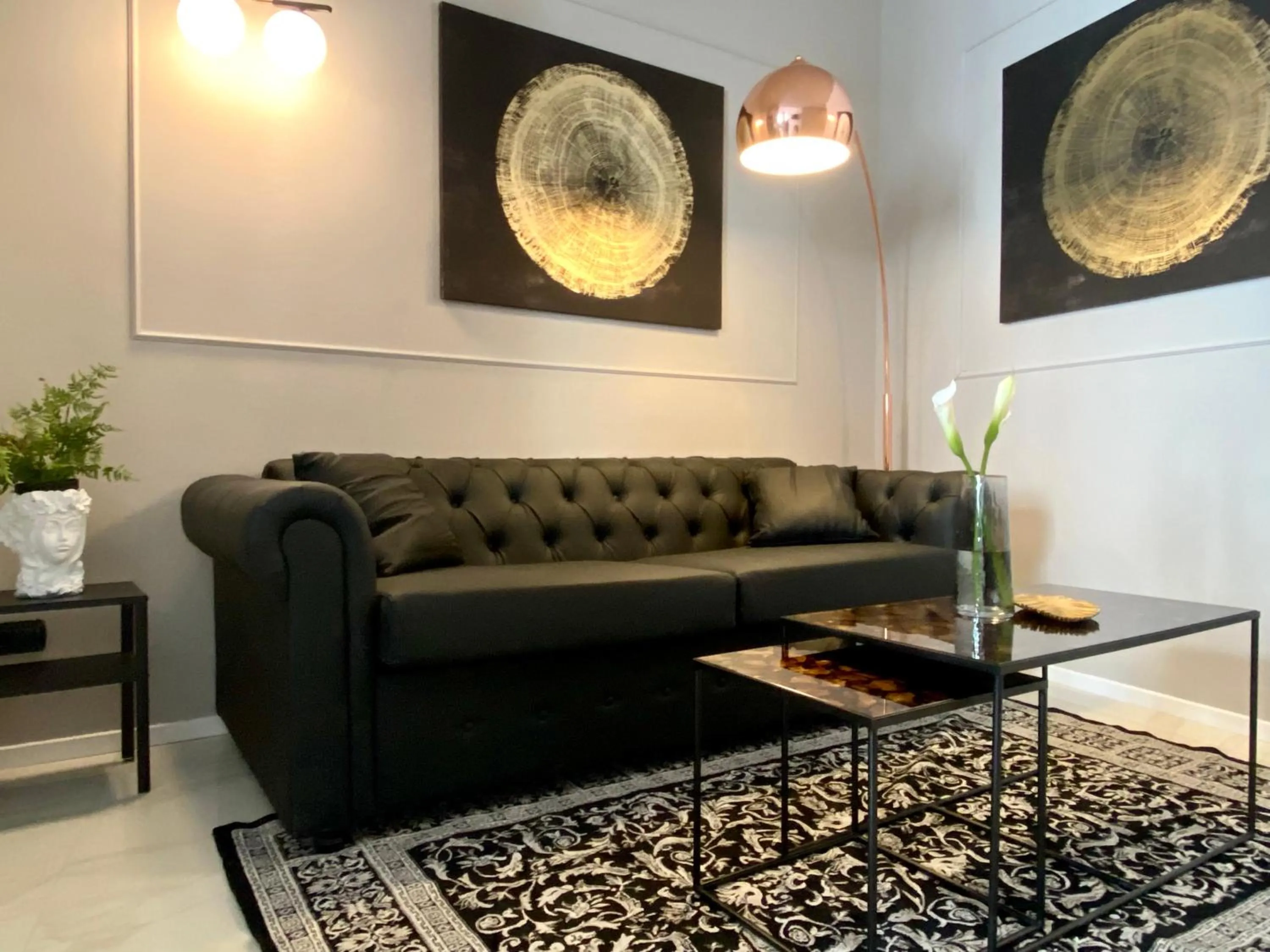 Seating area in INTOMILAN Galleria Duomo I Boutique & Design Aparthotel