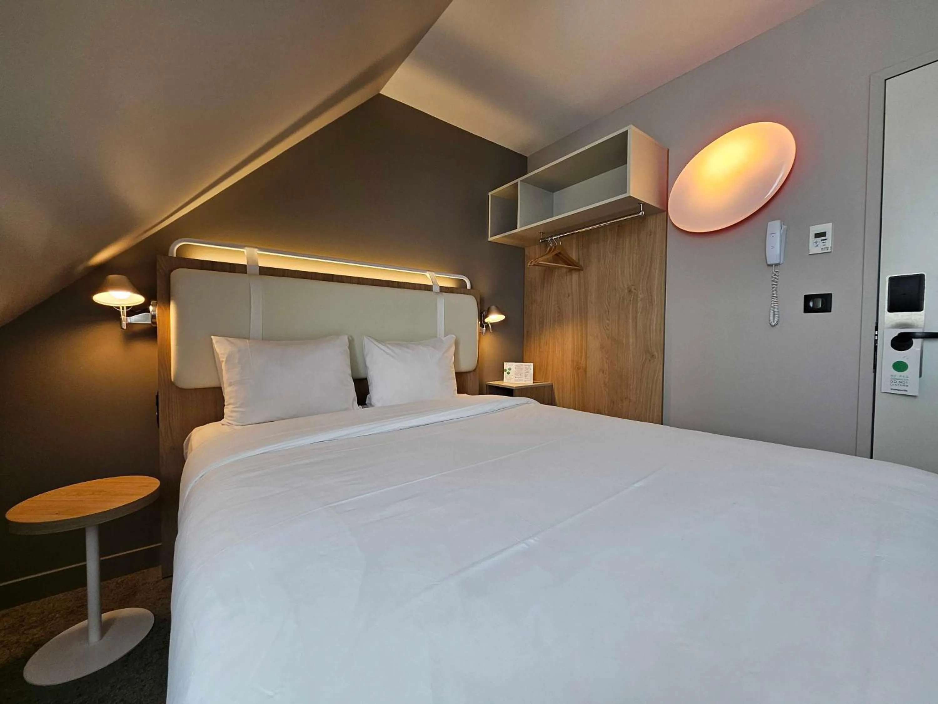 Bed in Campanile Caen Centre Gare