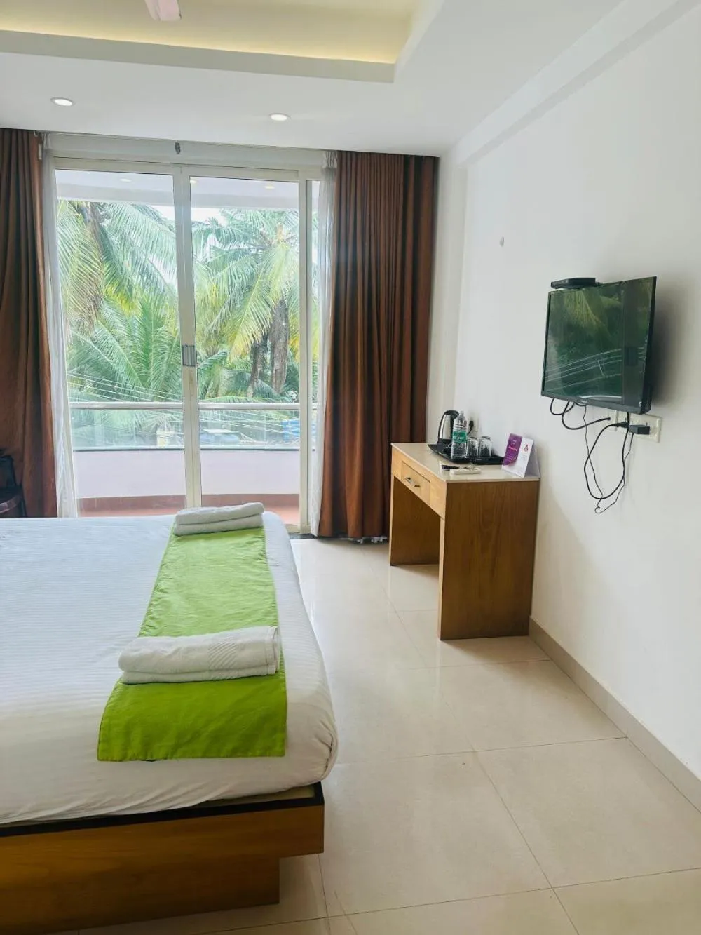 Bed in Cilantro By The Sea