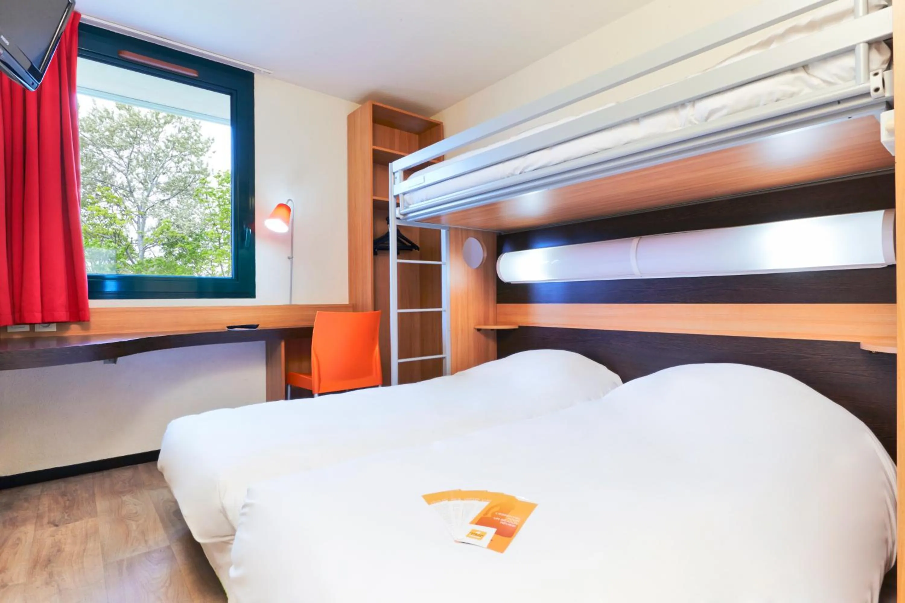 Bedroom, Bed in Première Classe Annemasse Ville La Grand