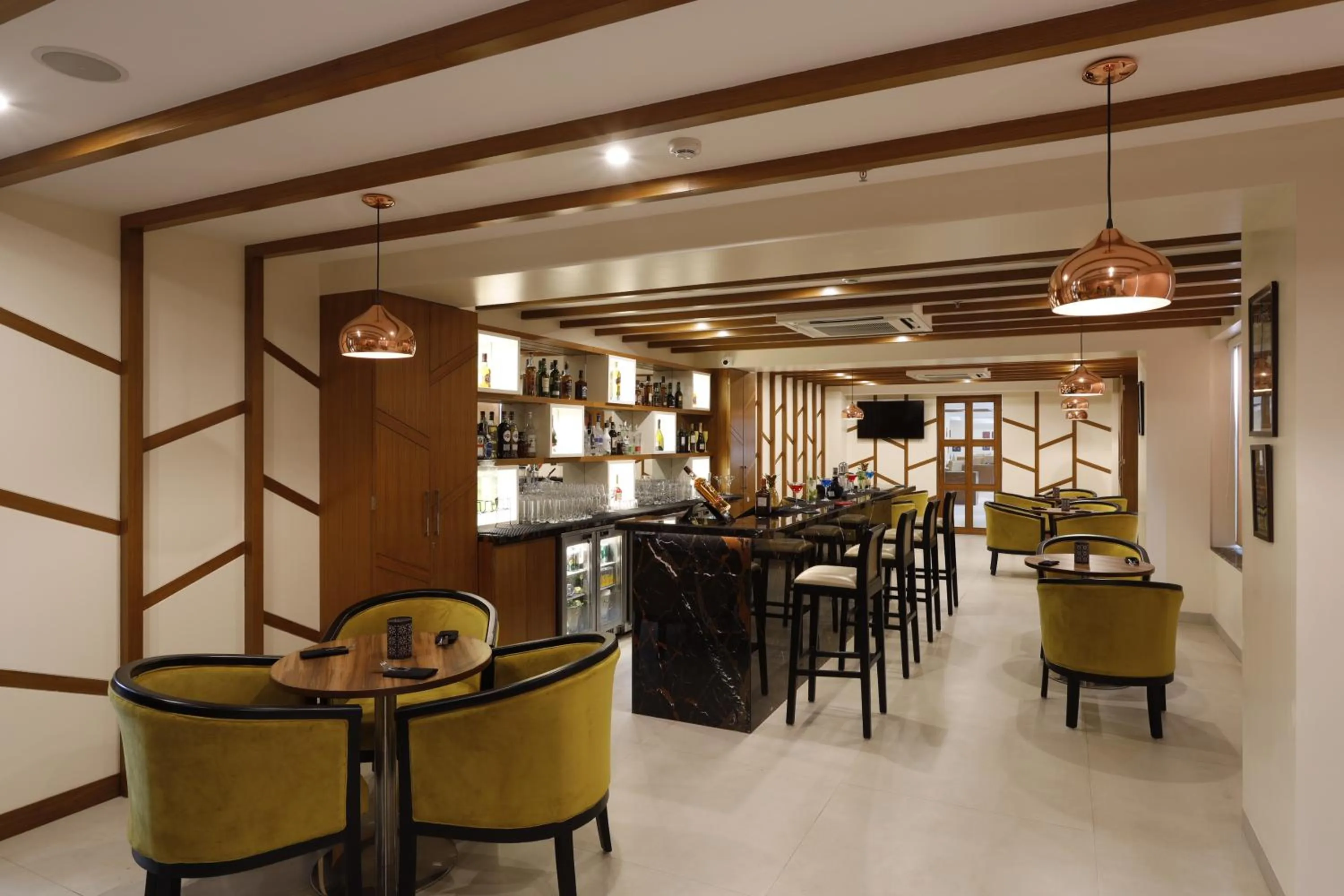 Restaurant/places to eat in Sobit Sarovar Portico