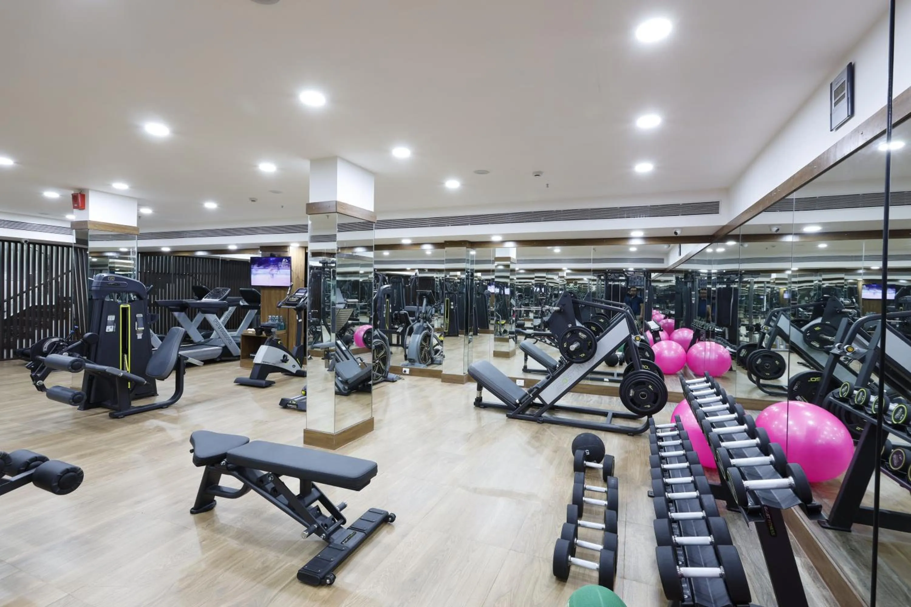 Fitness centre/facilities in Sobit Sarovar Portico