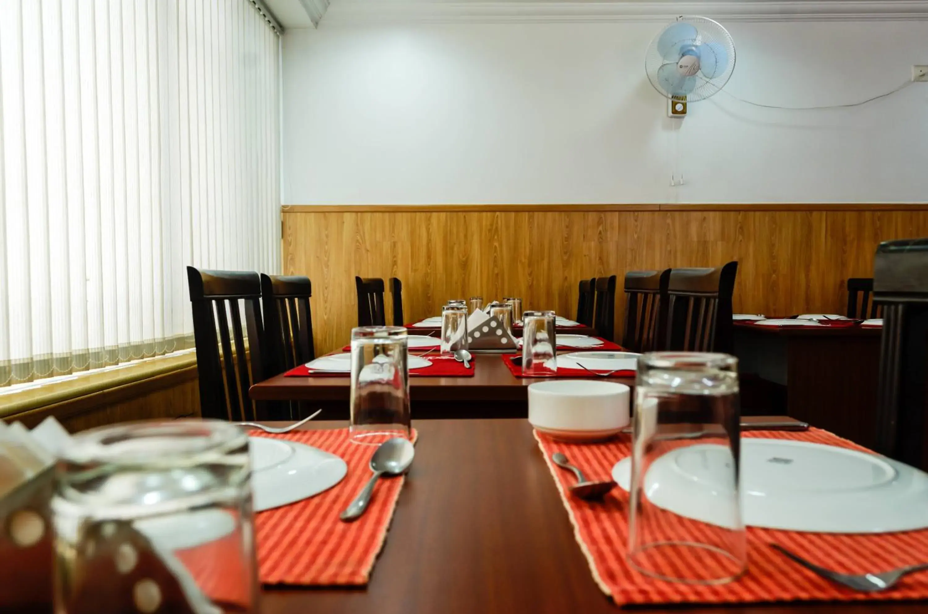 Restaurant/places to eat in Hotel Opalo Kailas Restaurant/places to eat in Hotel Opalo Kailas