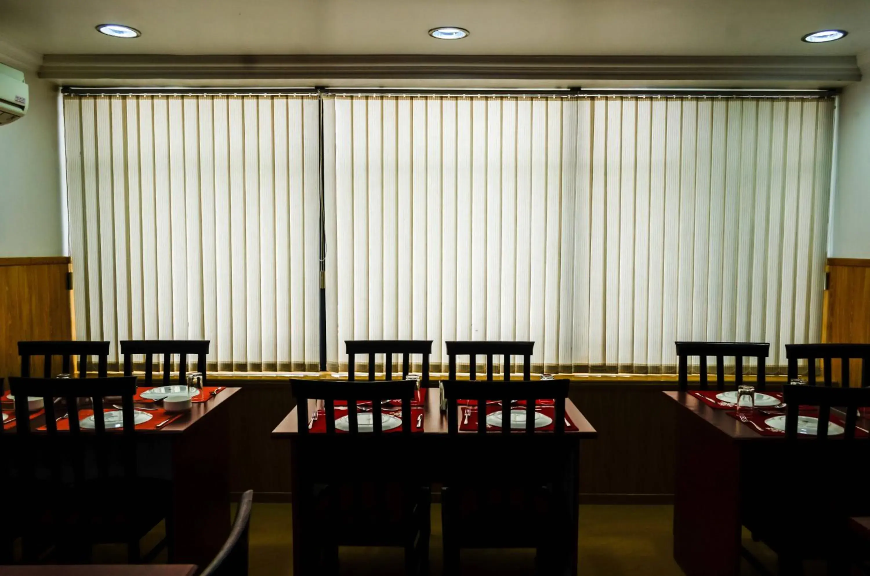 Restaurant/places to eat in Hotel Opalo Kailas Restaurant/places to eat in Hotel Opalo Kailas