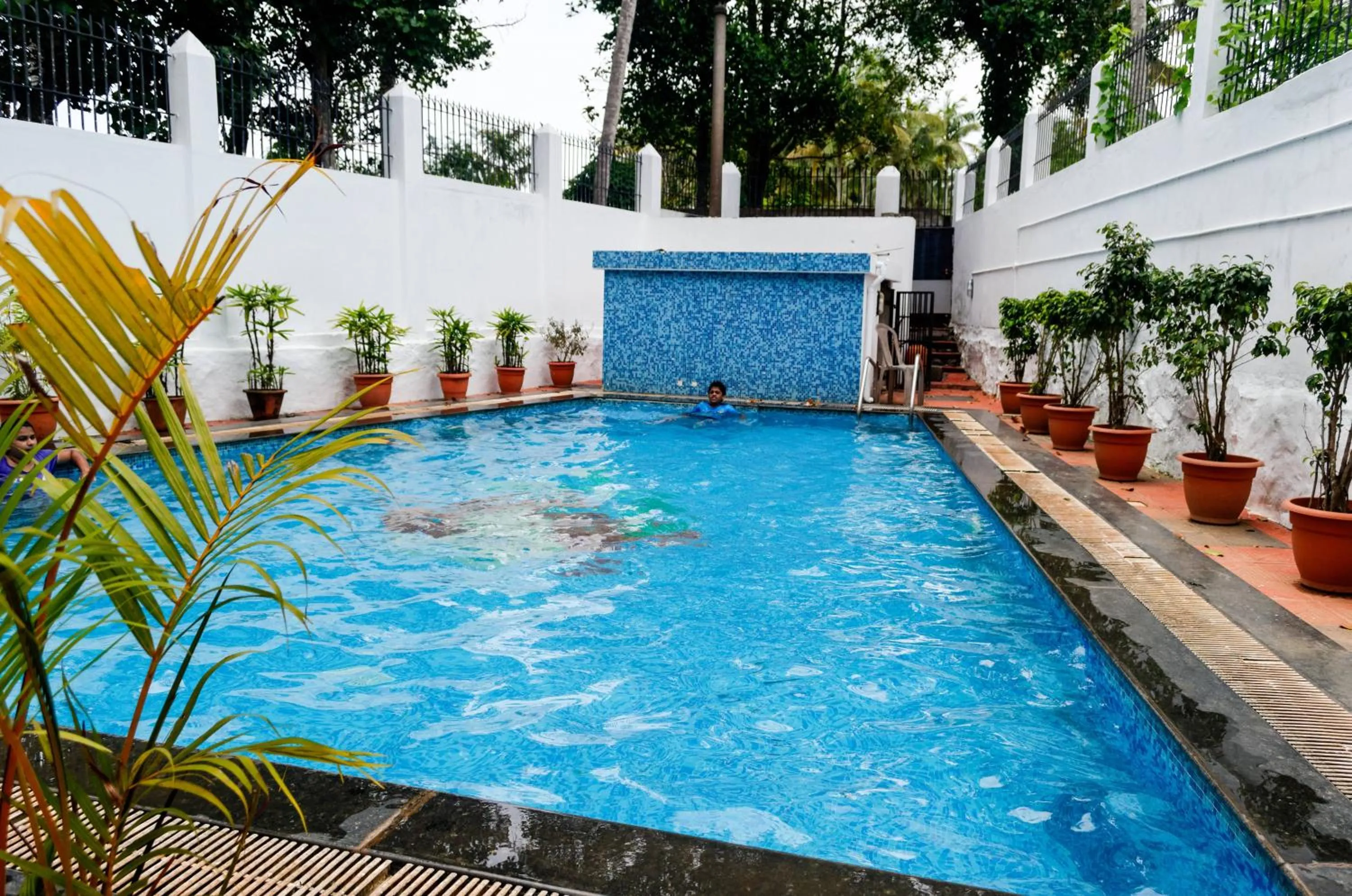 Swimming pool in Hotel Opalo Kailas
