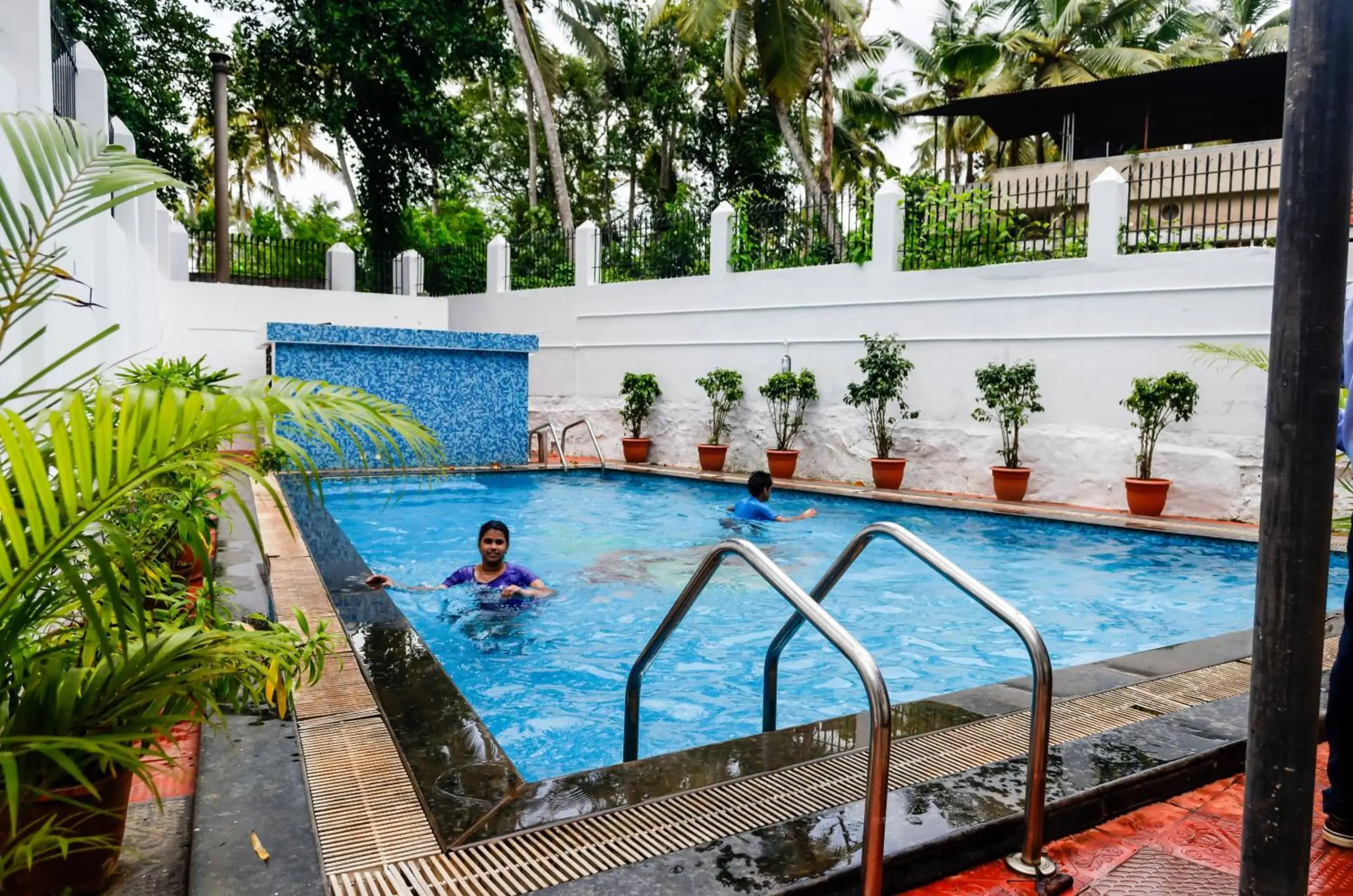 Swimming pool in Hotel Opalo Kailas Swimming pool in Hotel Opalo Kailas
