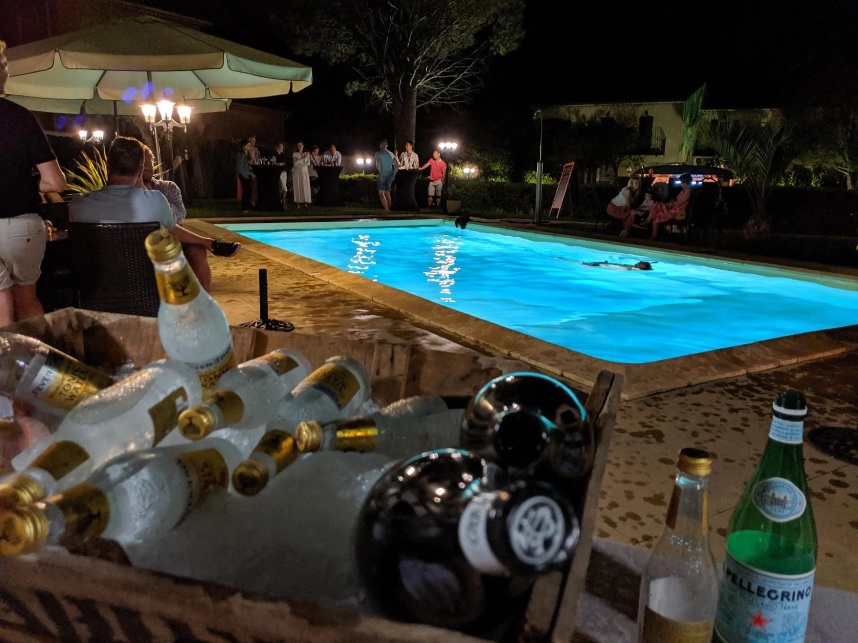 Evening entertainment in Hôtel Le Pradet