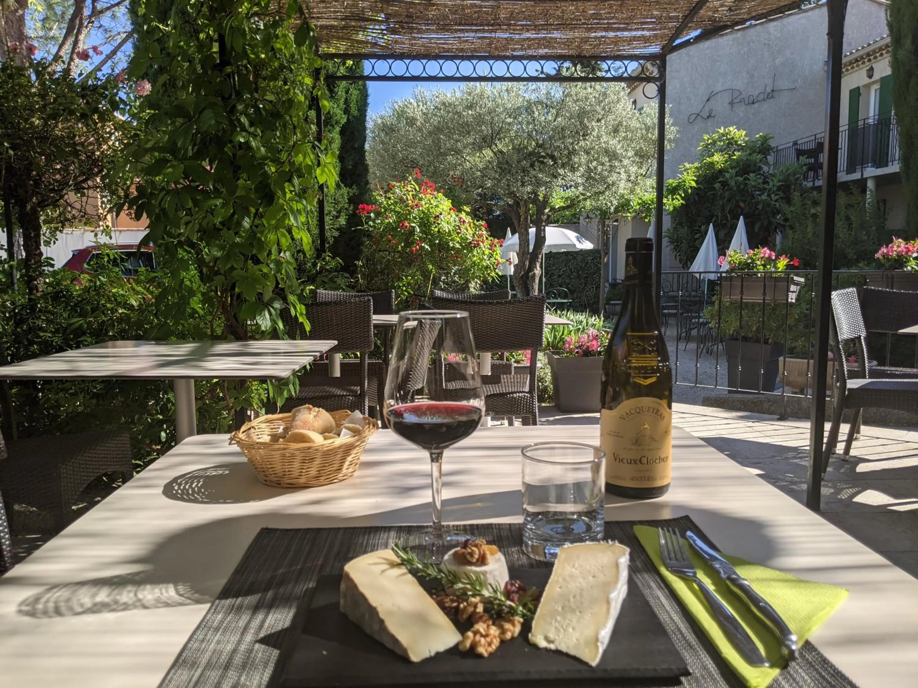 Restaurant/places to eat in Hôtel Le Pradet