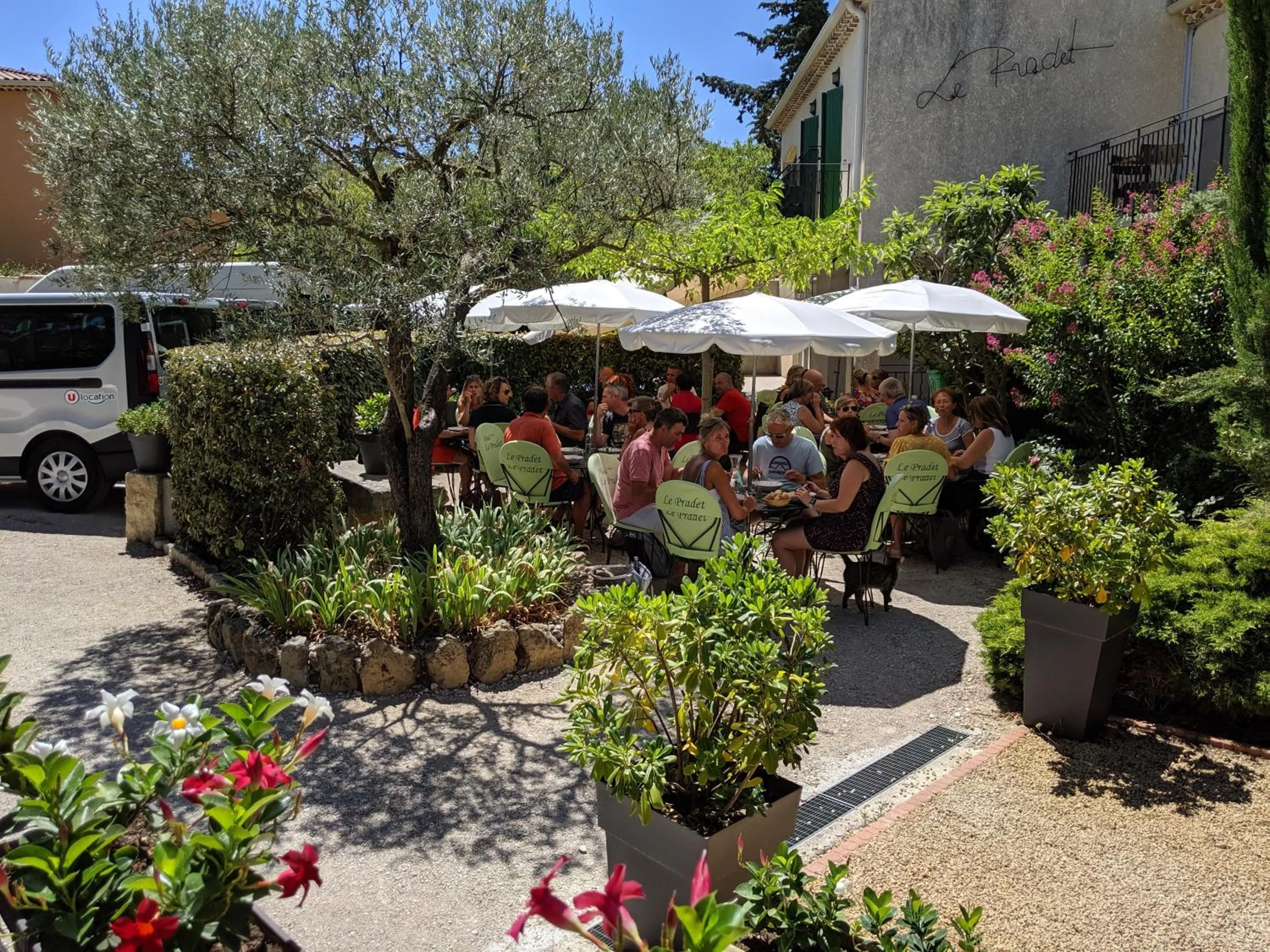 group of guests in Hôtel Le Pradet