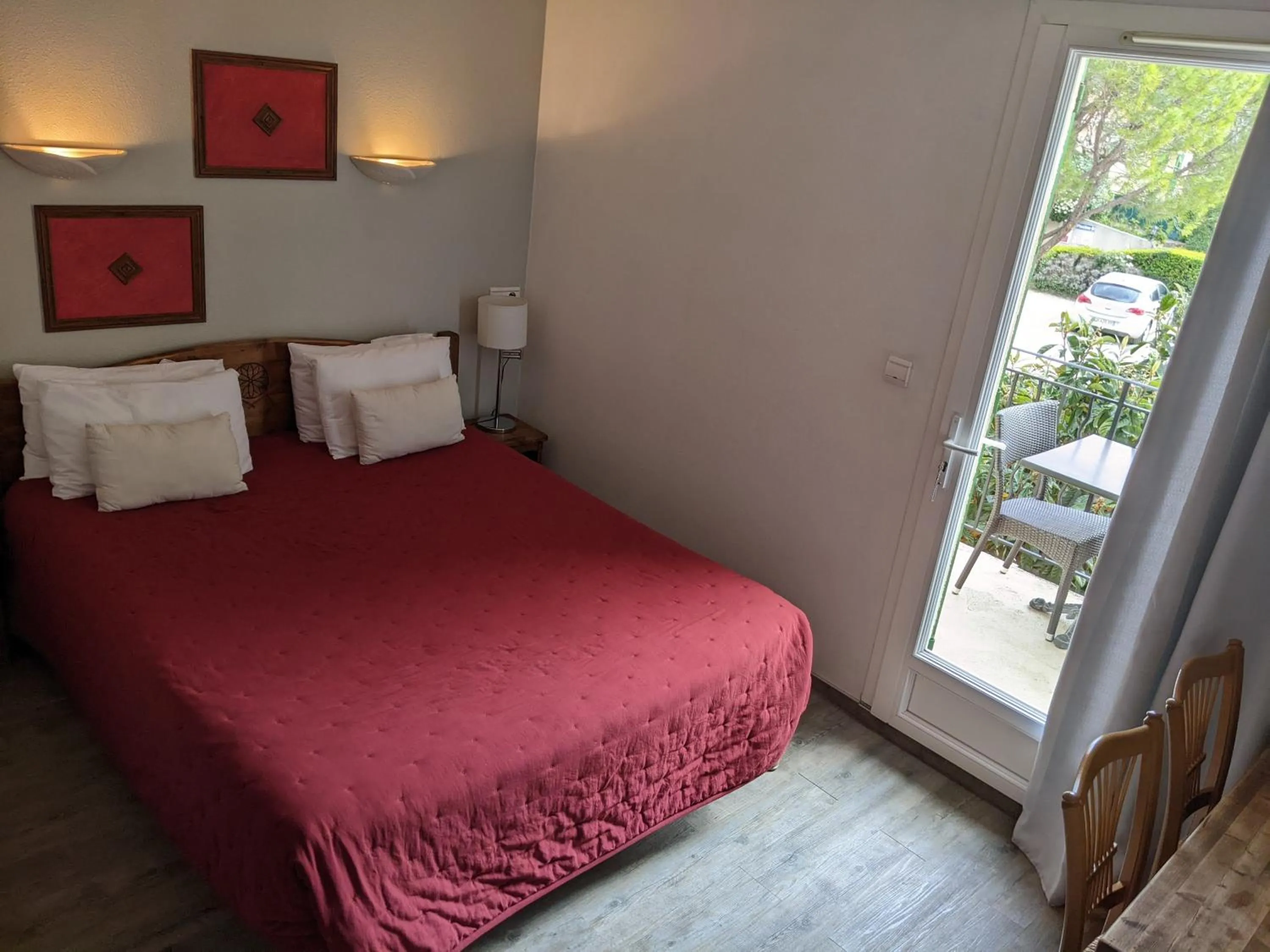 Bedroom, Bed in Hôtel Le Pradet