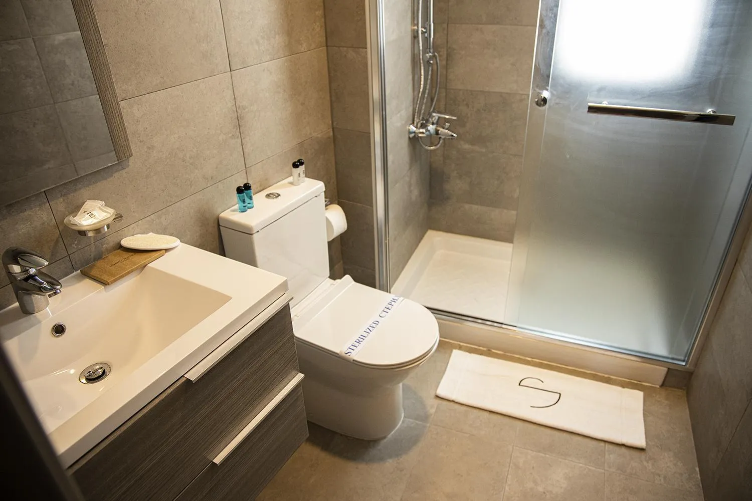 Bathroom in Jimmy's Suites