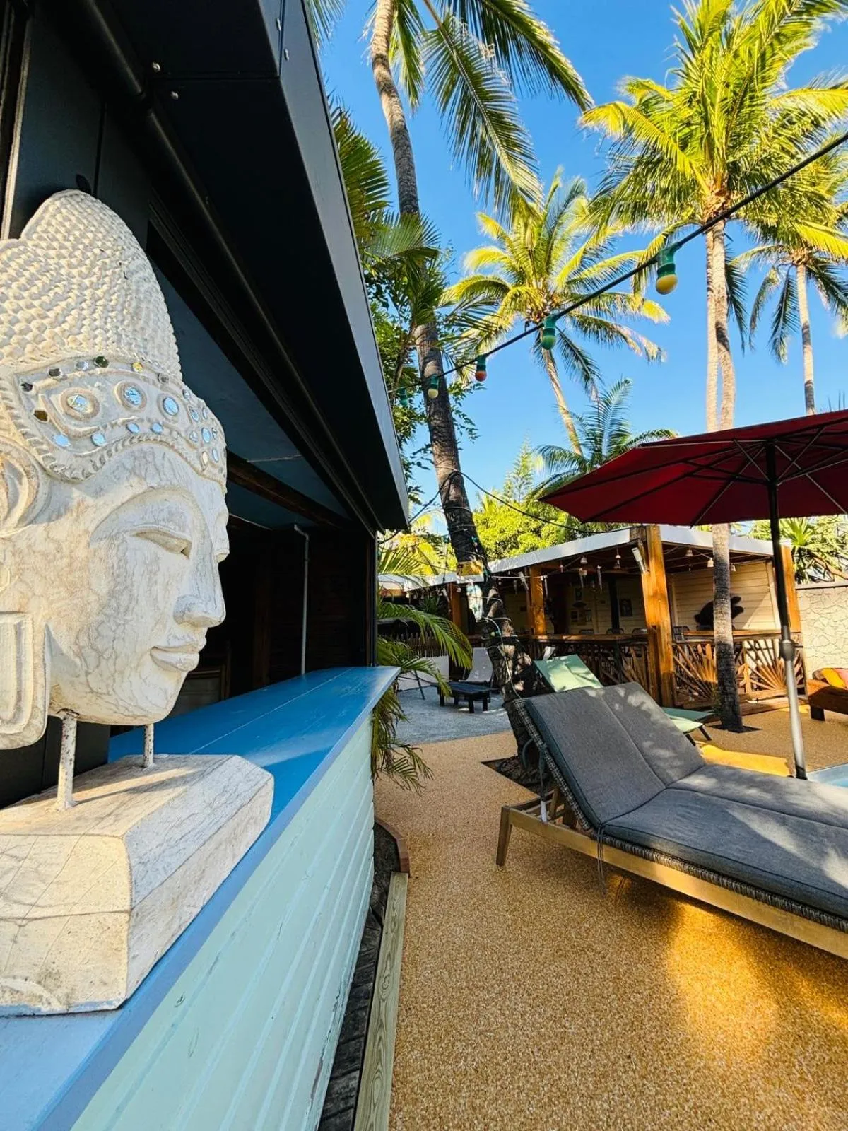 Swimming pool in Hôtel Coco Island