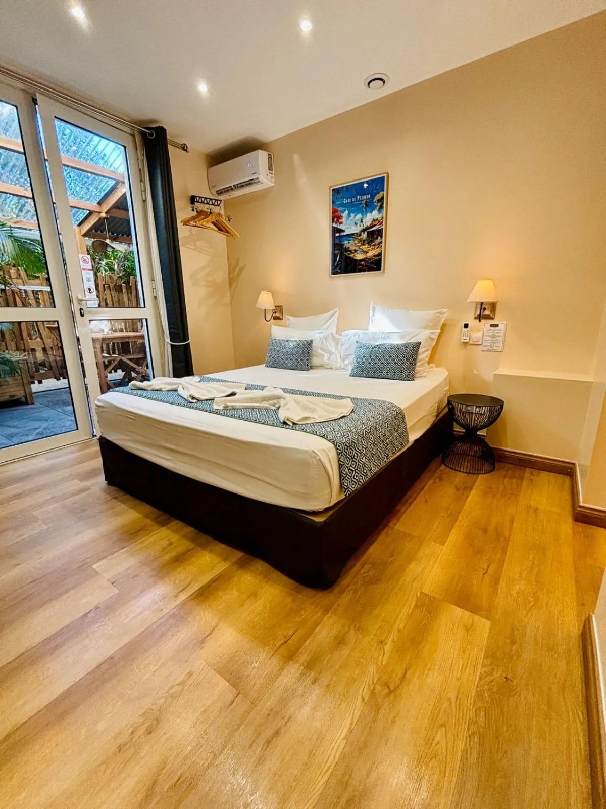 Bedroom, Bed in Hôtel Coco Island