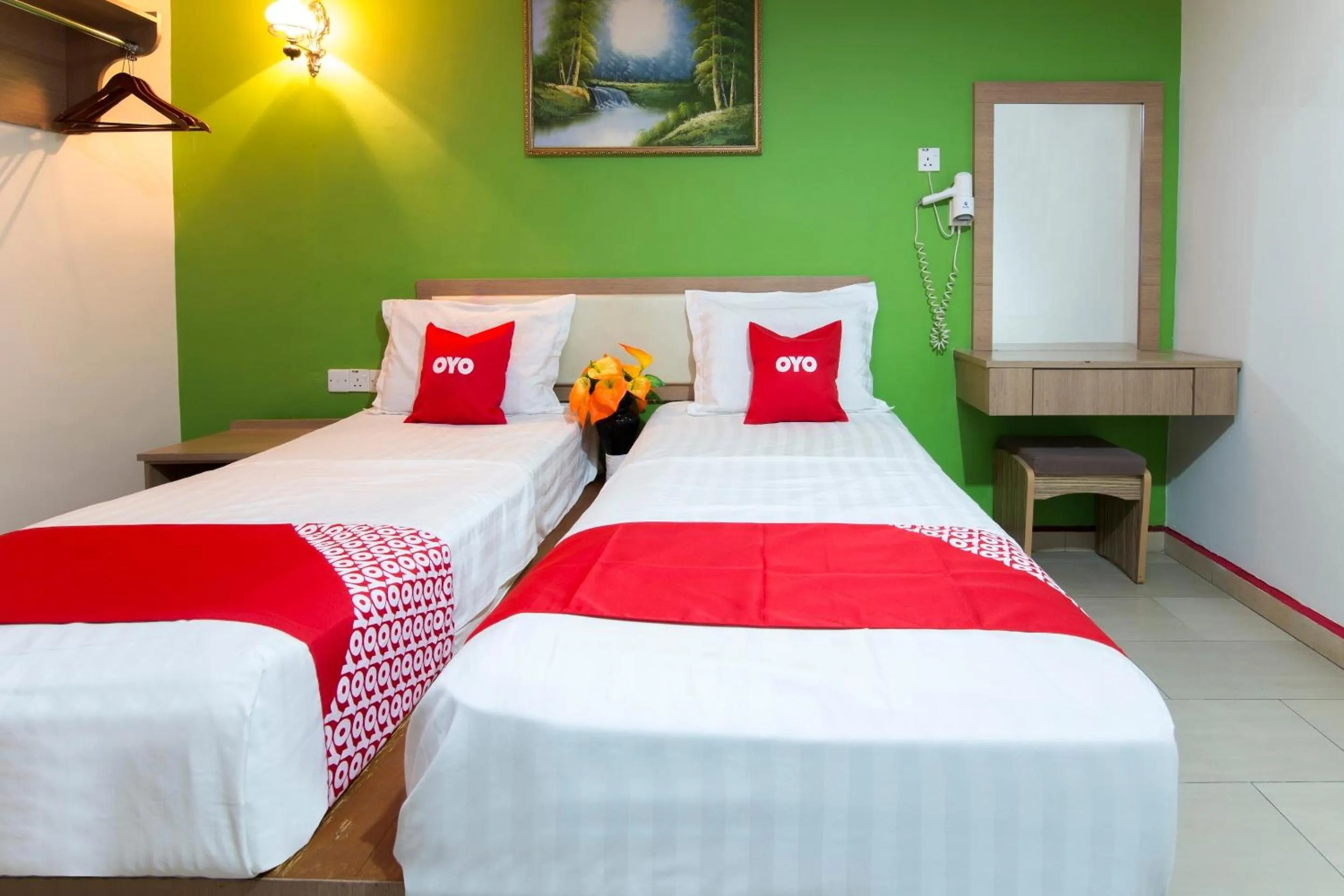 Bedroom, Bed in Valley View Hotel