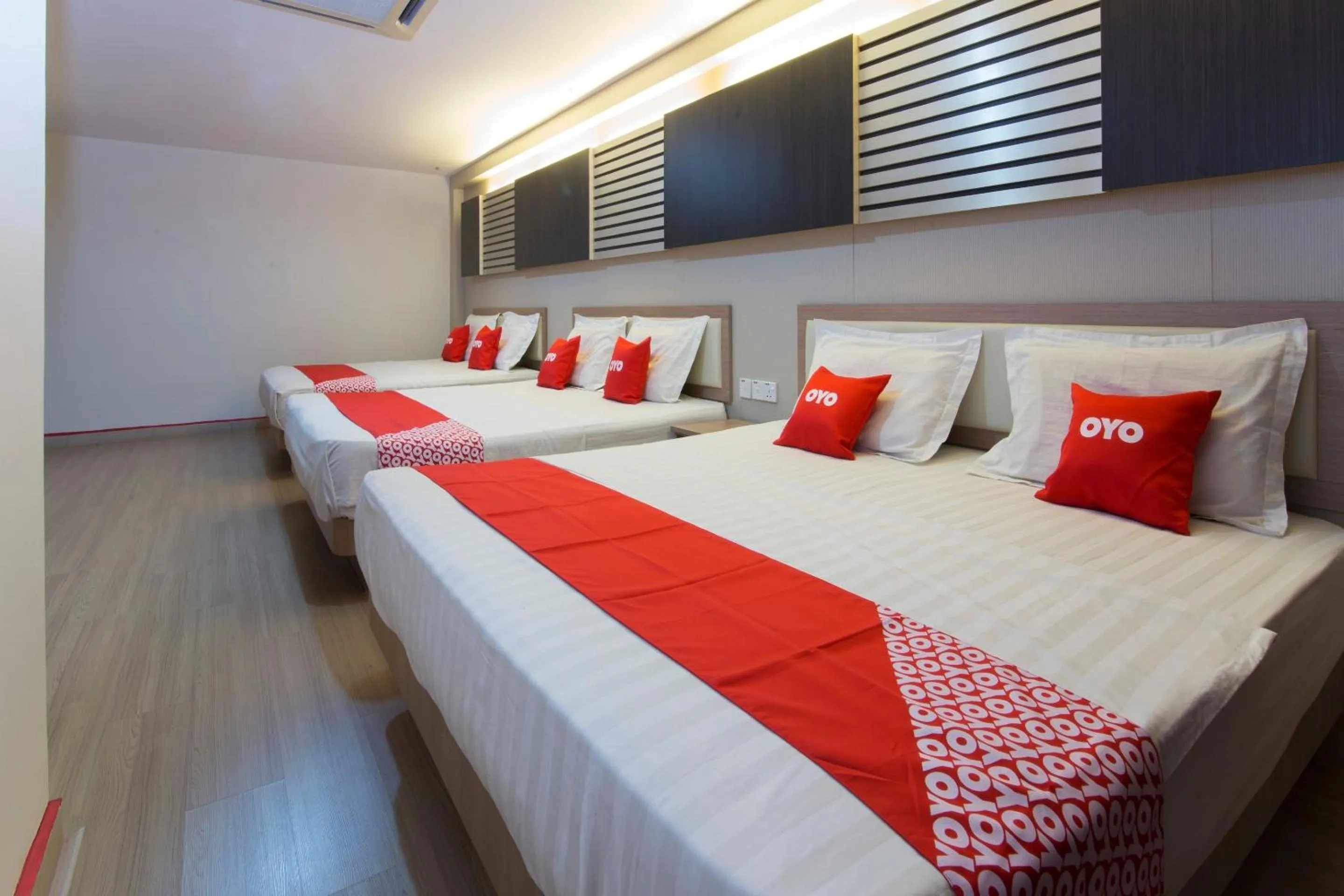 Bedroom, Bed in Valley View Hotel