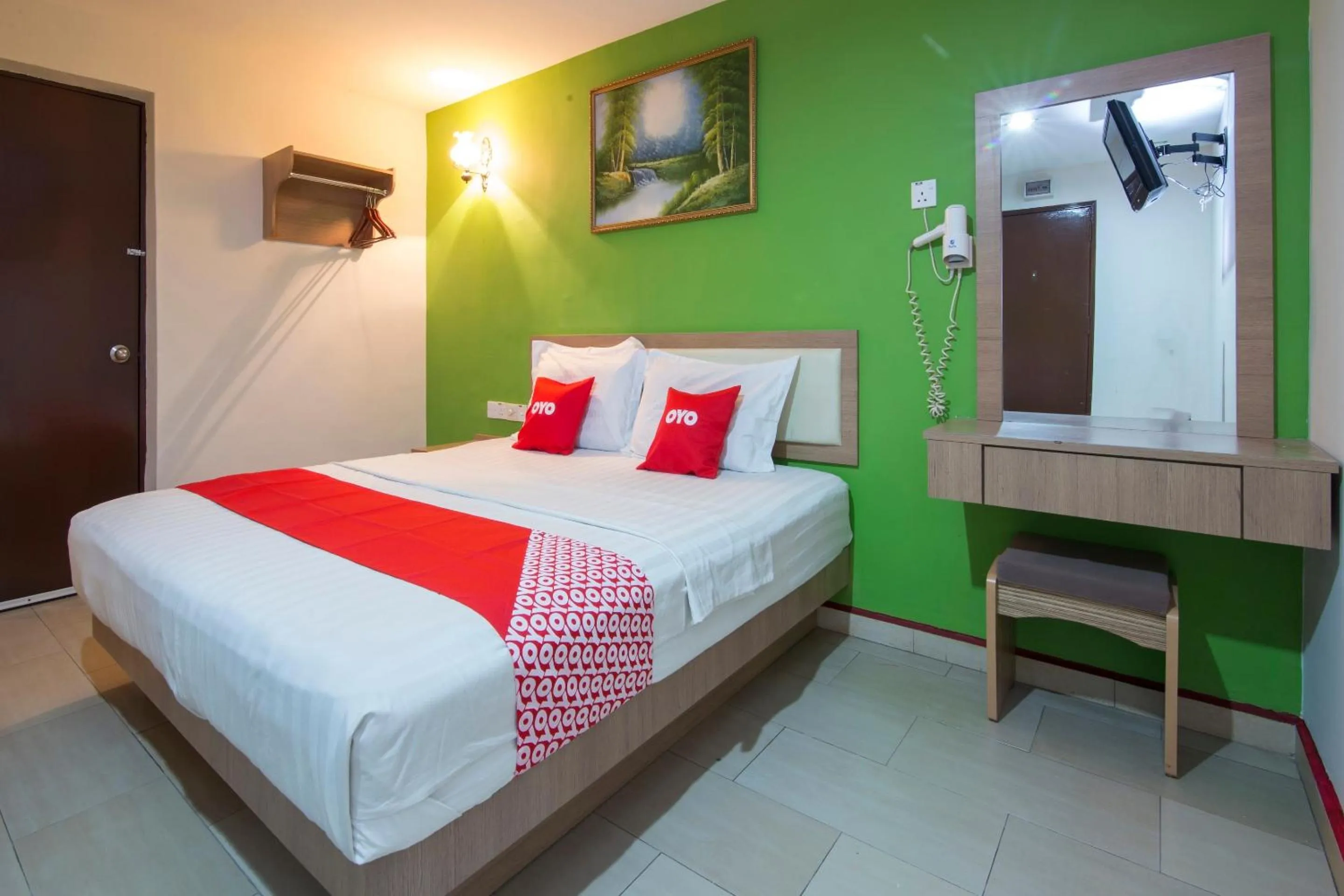 Bedroom, Bed in Valley View Hotel