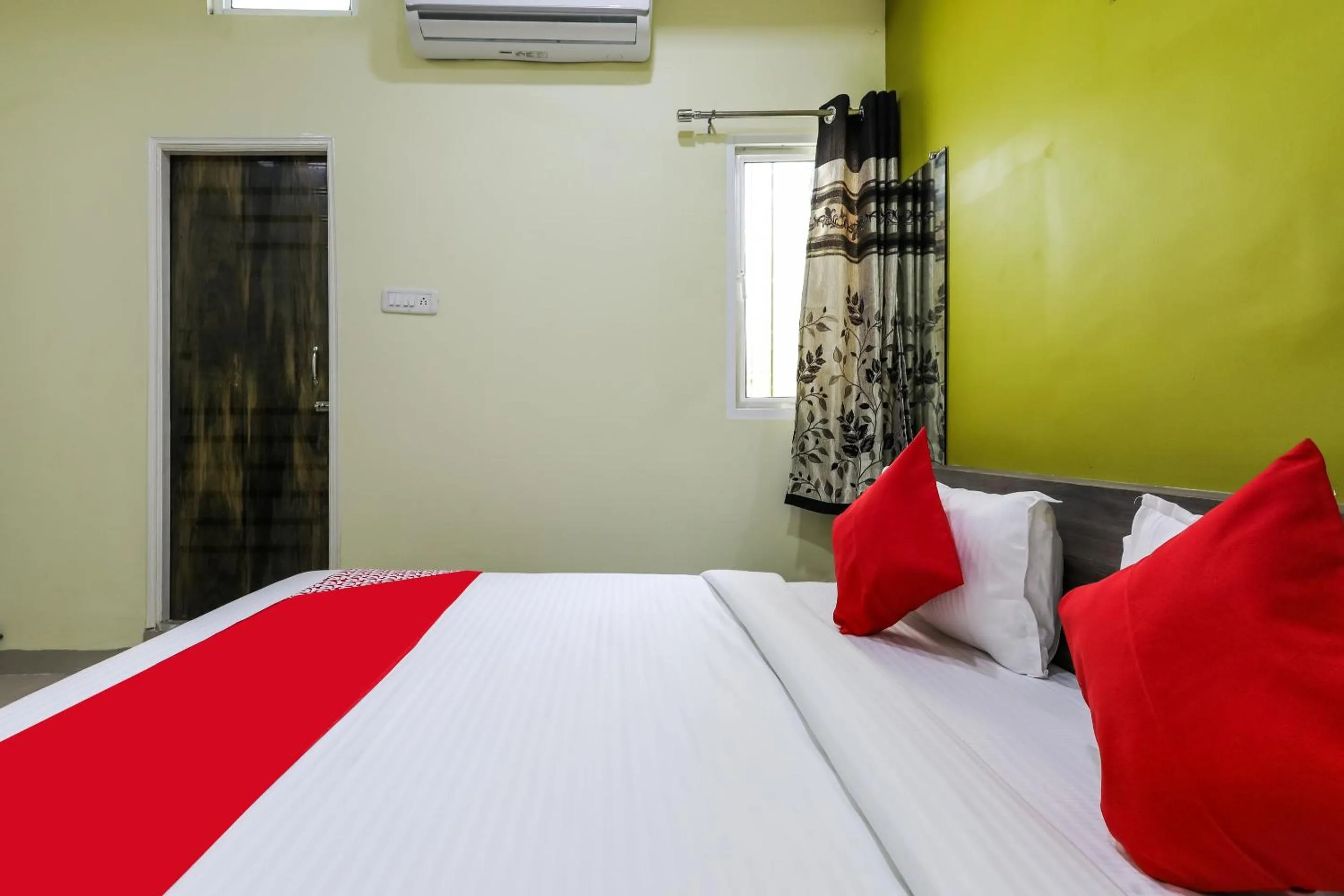 Bedroom, Bed in Hotel O Nabhyansh Elite