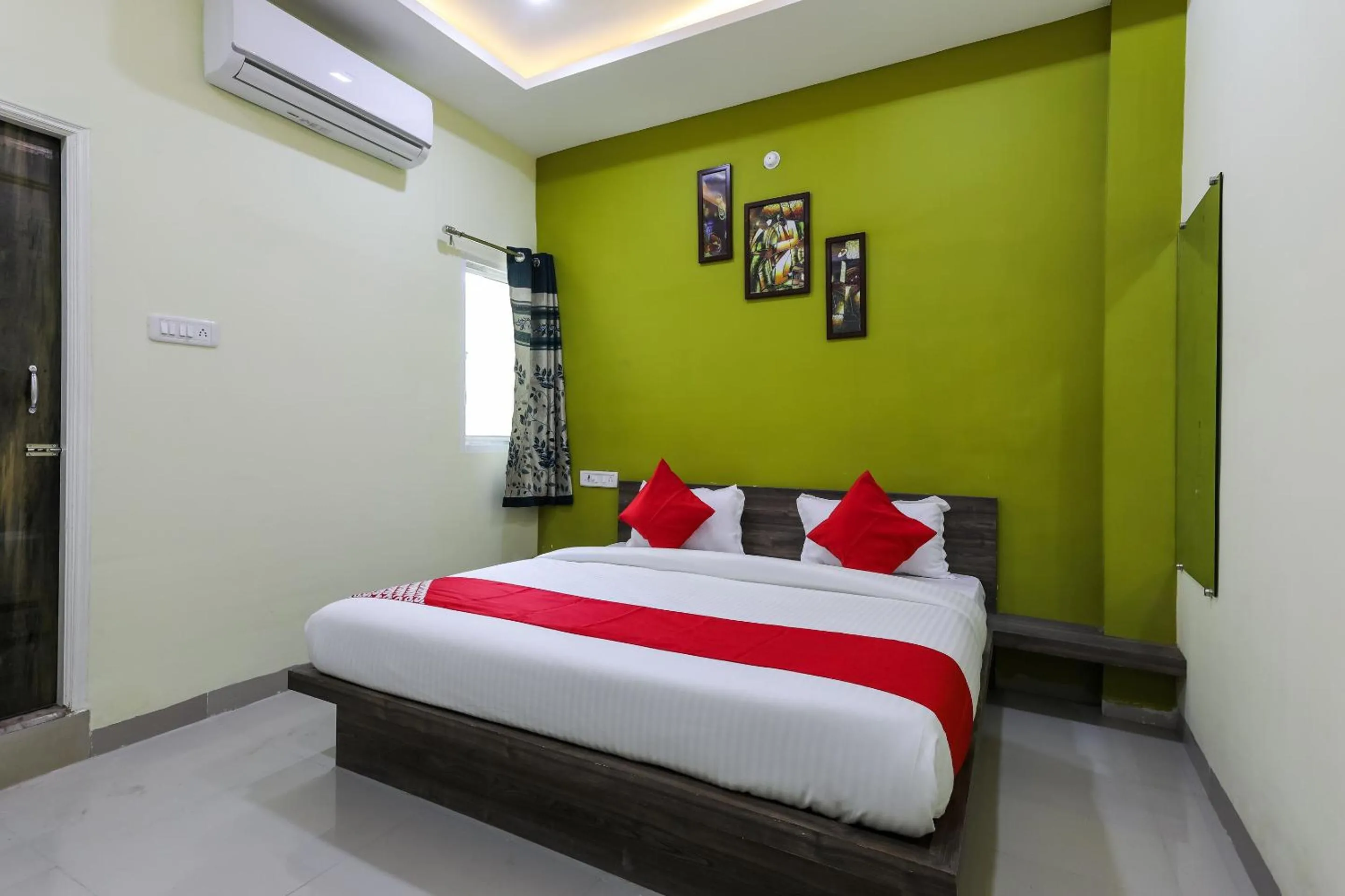 Bedroom, Bed in Hotel O Nabhyansh Elite