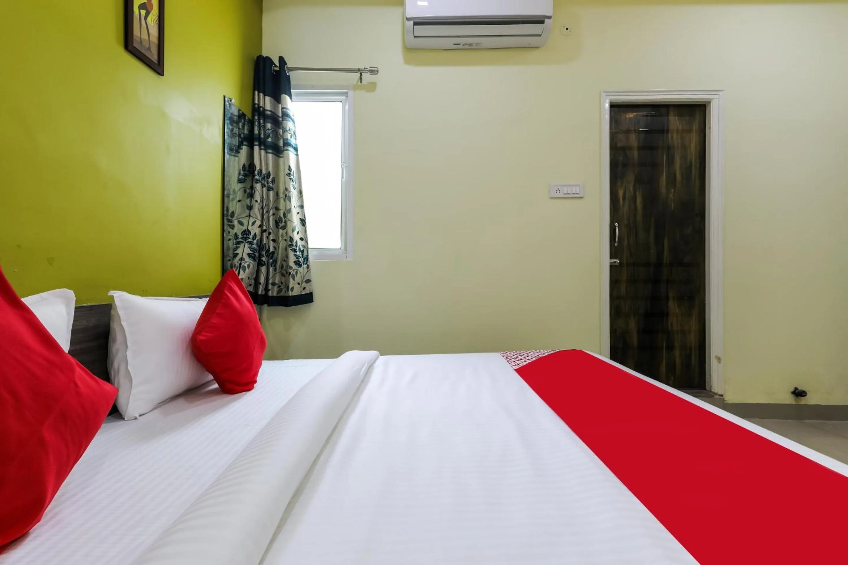 Bedroom, Bed in Hotel O Nabhyansh Elite