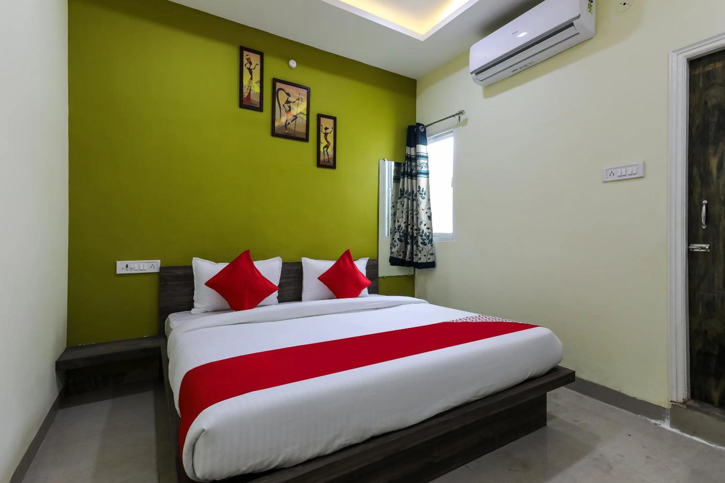 Bedroom, Bed in Hotel O Nabhyansh Elite