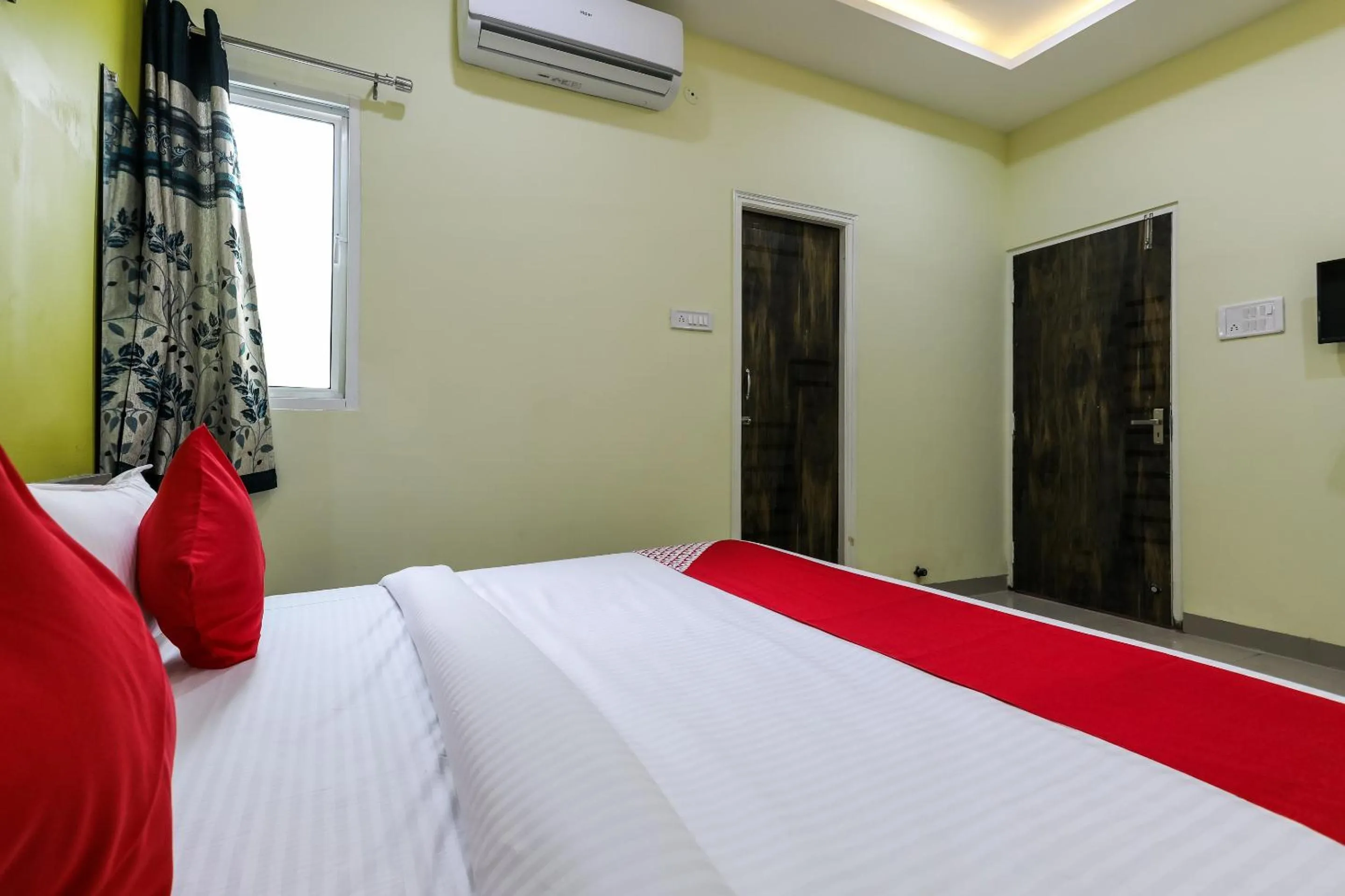 Bedroom, Bed in Hotel O Nabhyansh Elite
