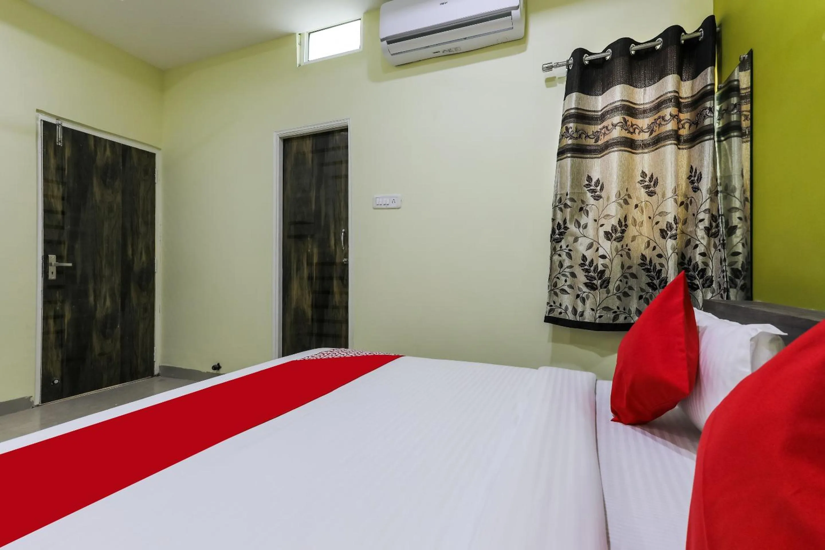 Bedroom, Bed in Hotel O Nabhyansh Elite