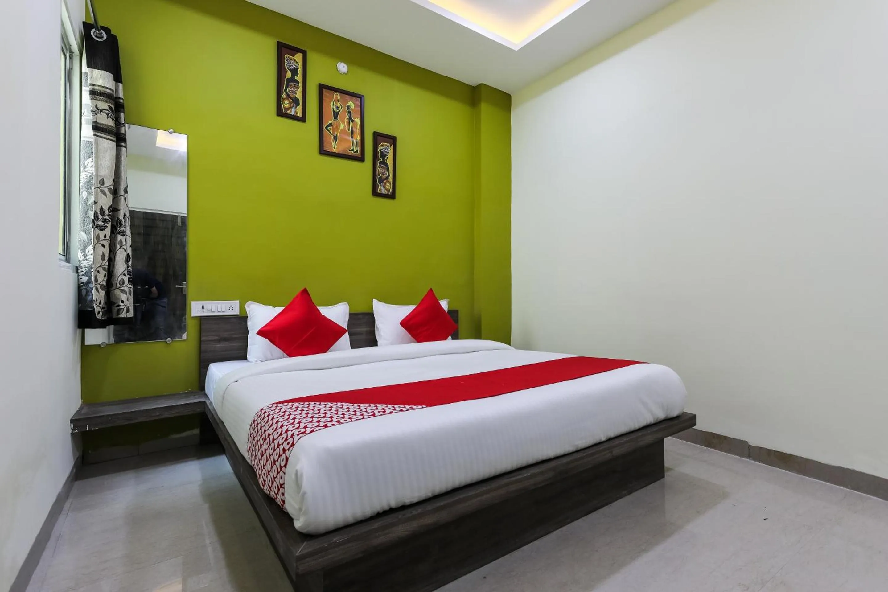 Bedroom, Bed in Hotel O Nabhyansh Elite