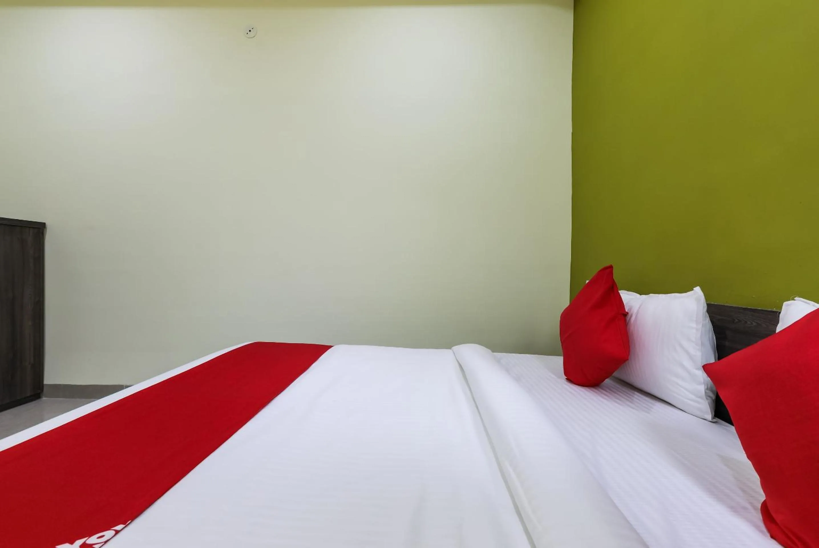 Bedroom, Bed in Hotel O Nabhyansh Elite