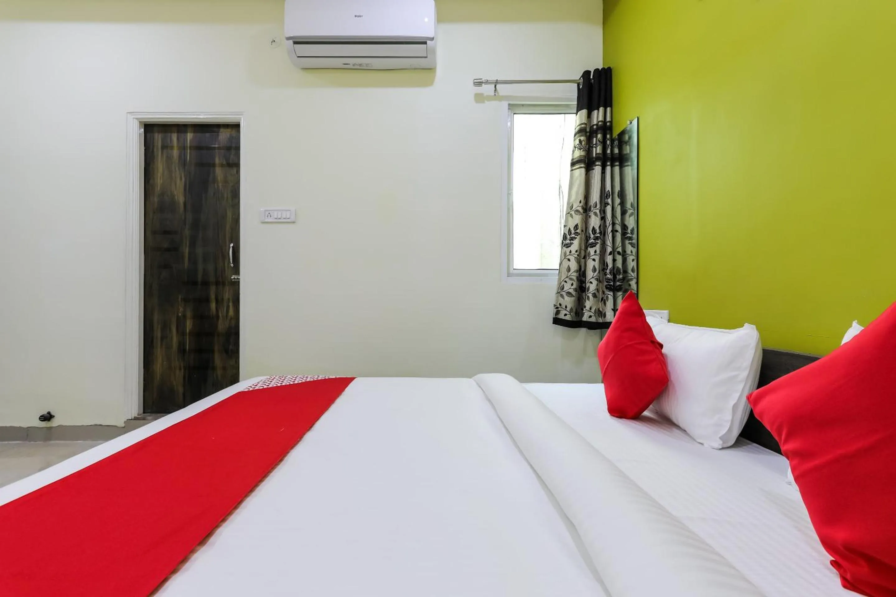 Bedroom, Bed in Hotel O Nabhyansh Elite