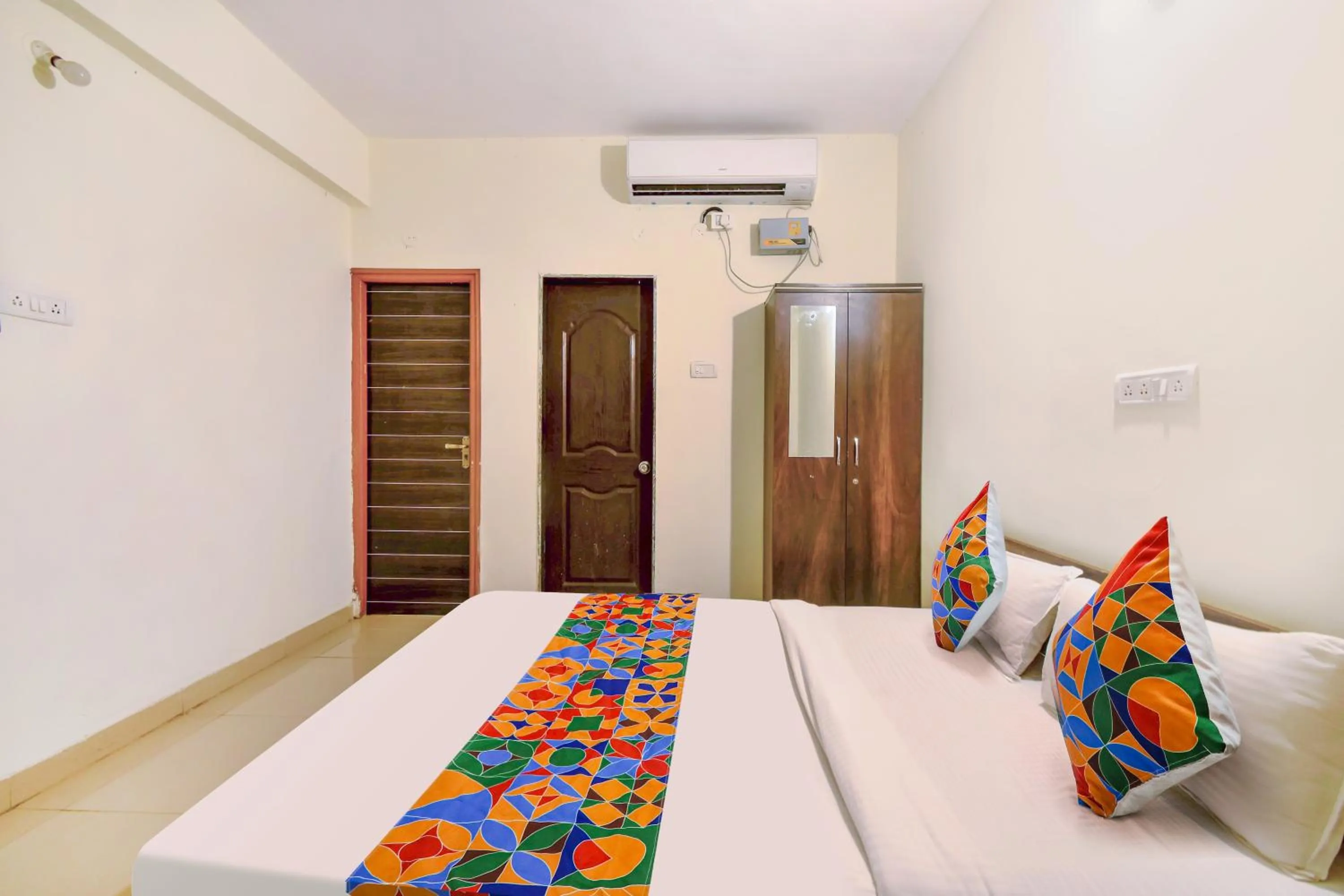 Bed in FabExpress SRH - Nr Butterfly Park - Hinjawadi