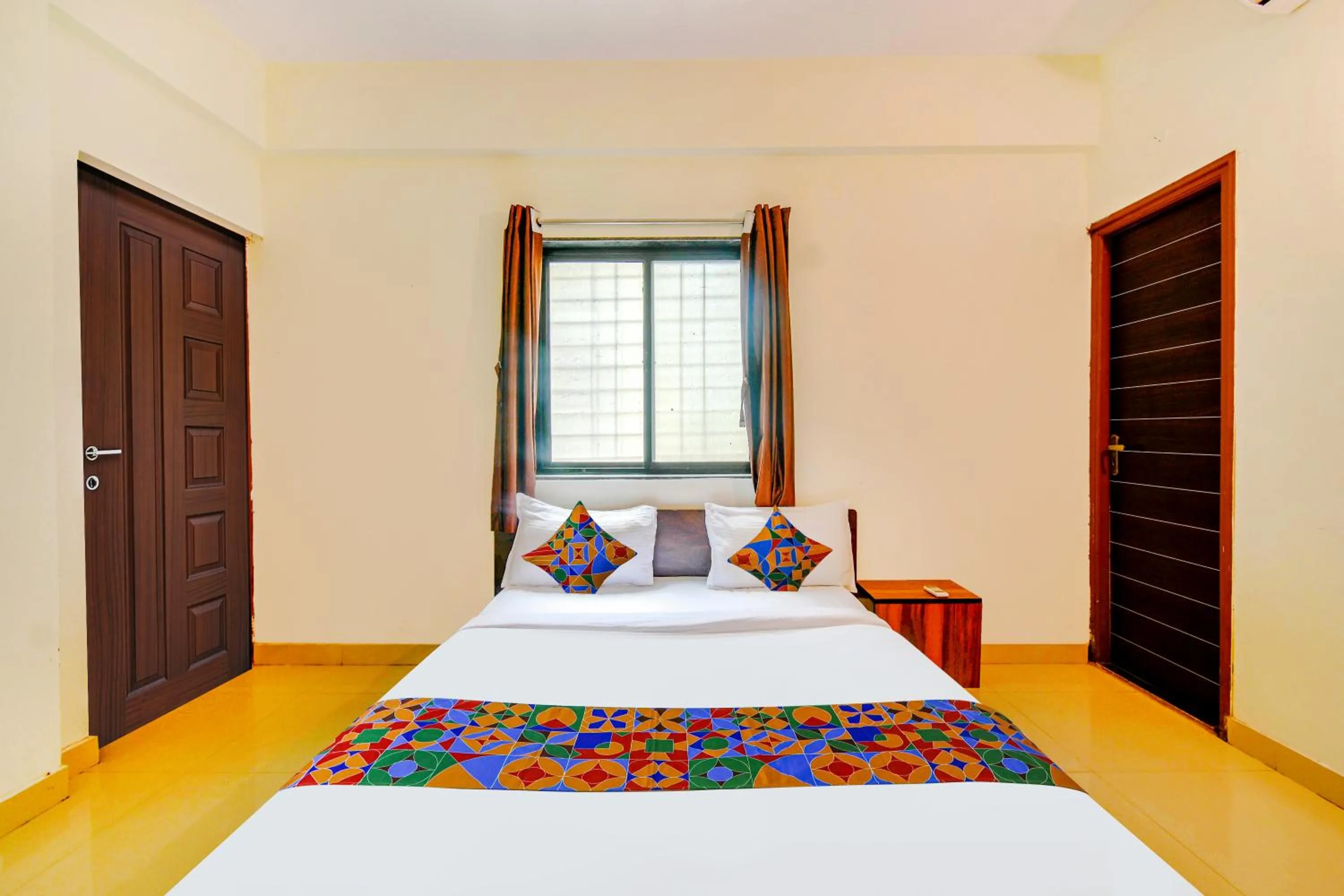 Bed in FabExpress SRH - Nr Butterfly Park - Hinjawadi