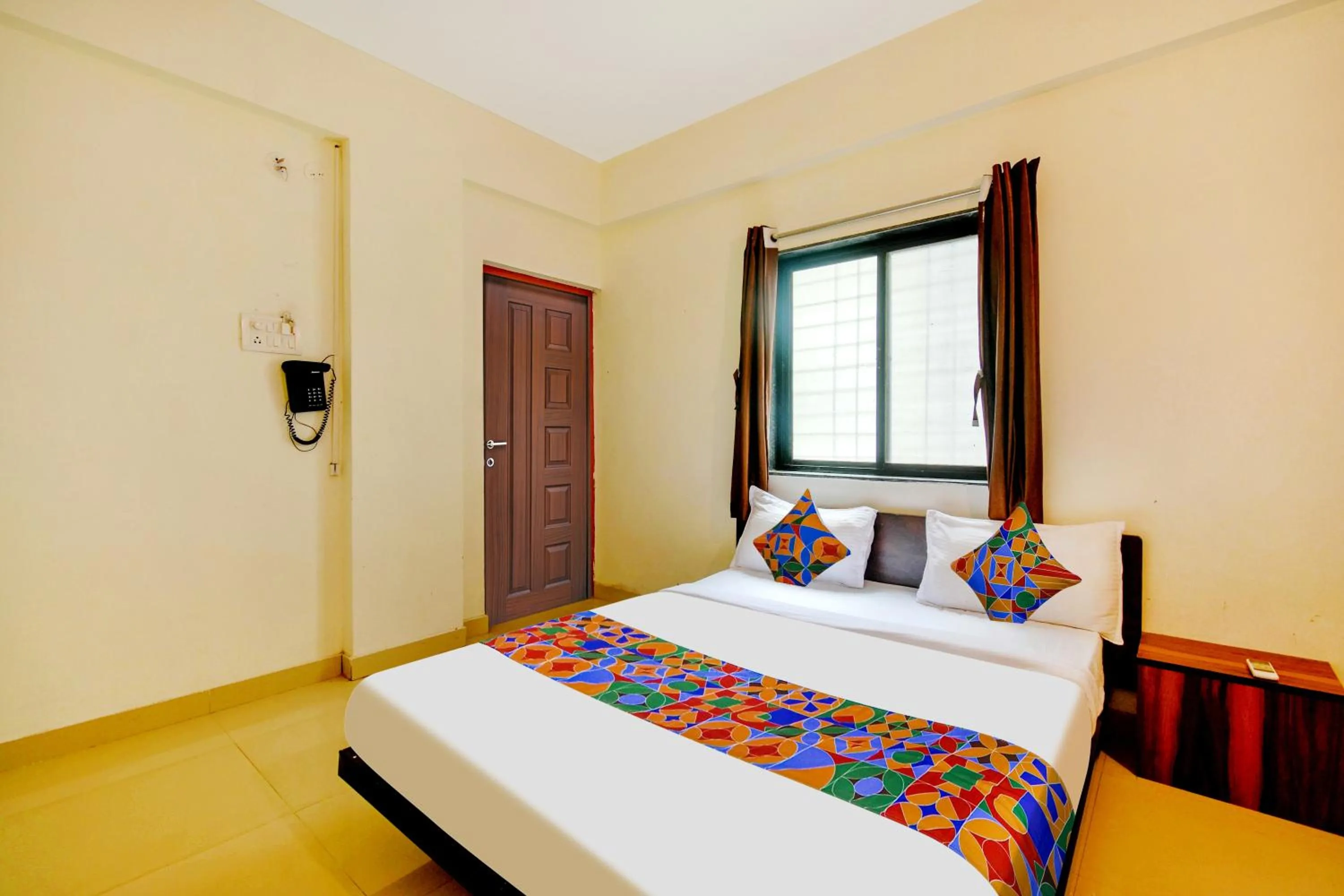 Bed in FabExpress SRH - Nr Butterfly Park - Hinjawadi