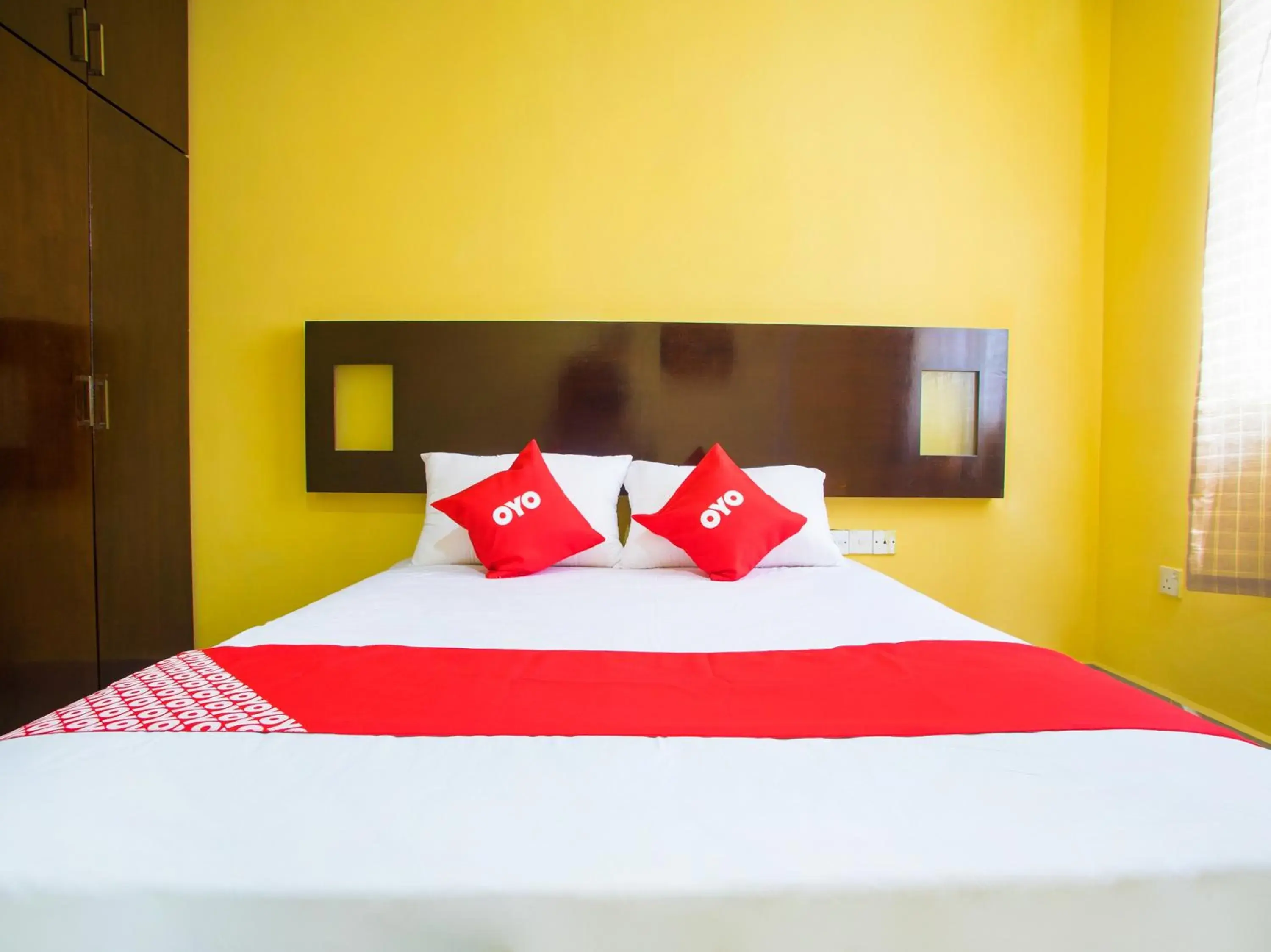 Bedroom, Bed in Super OYO 1219 Hotel Bbk