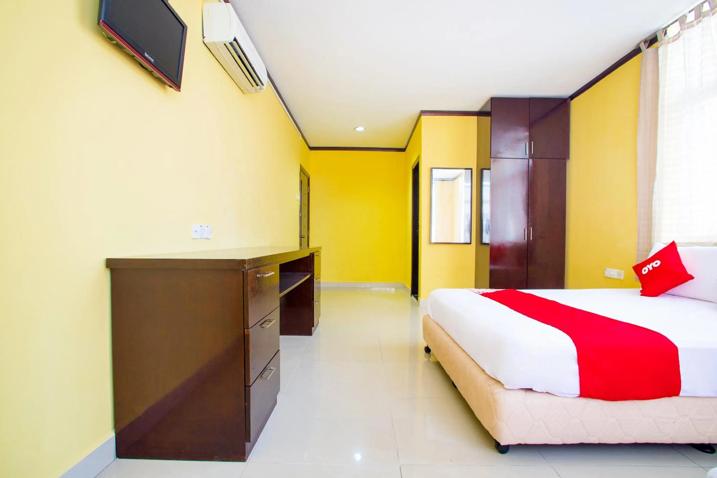 Bedroom, Bed in Hotel O Bbk