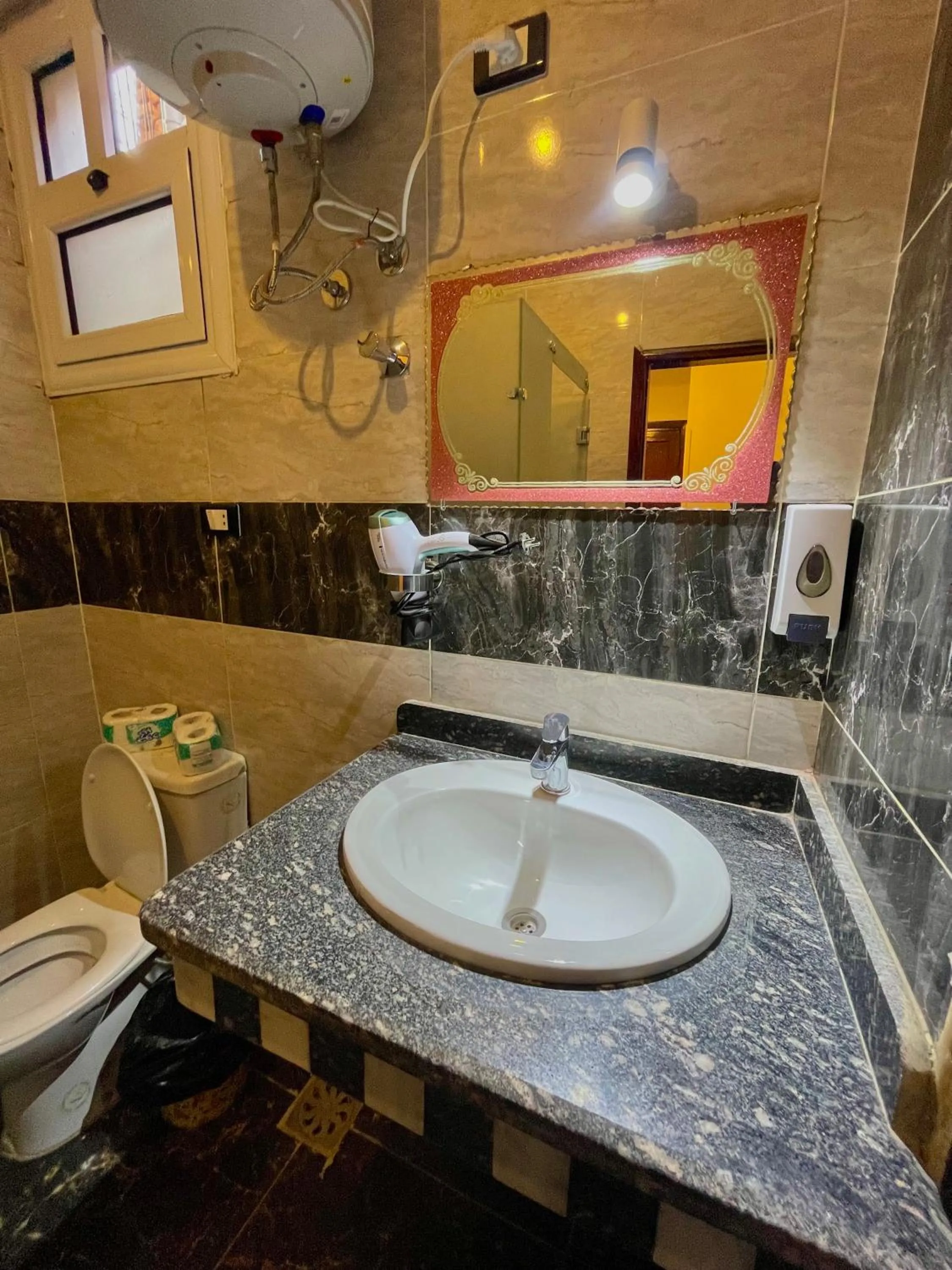 Shower in Nile Panorama Hotel & Restaurant