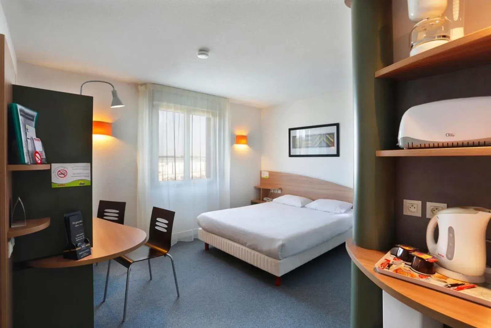 Bed in Suite-Home Orléans-Saran Bed in Suite-Home Orléans-Saran