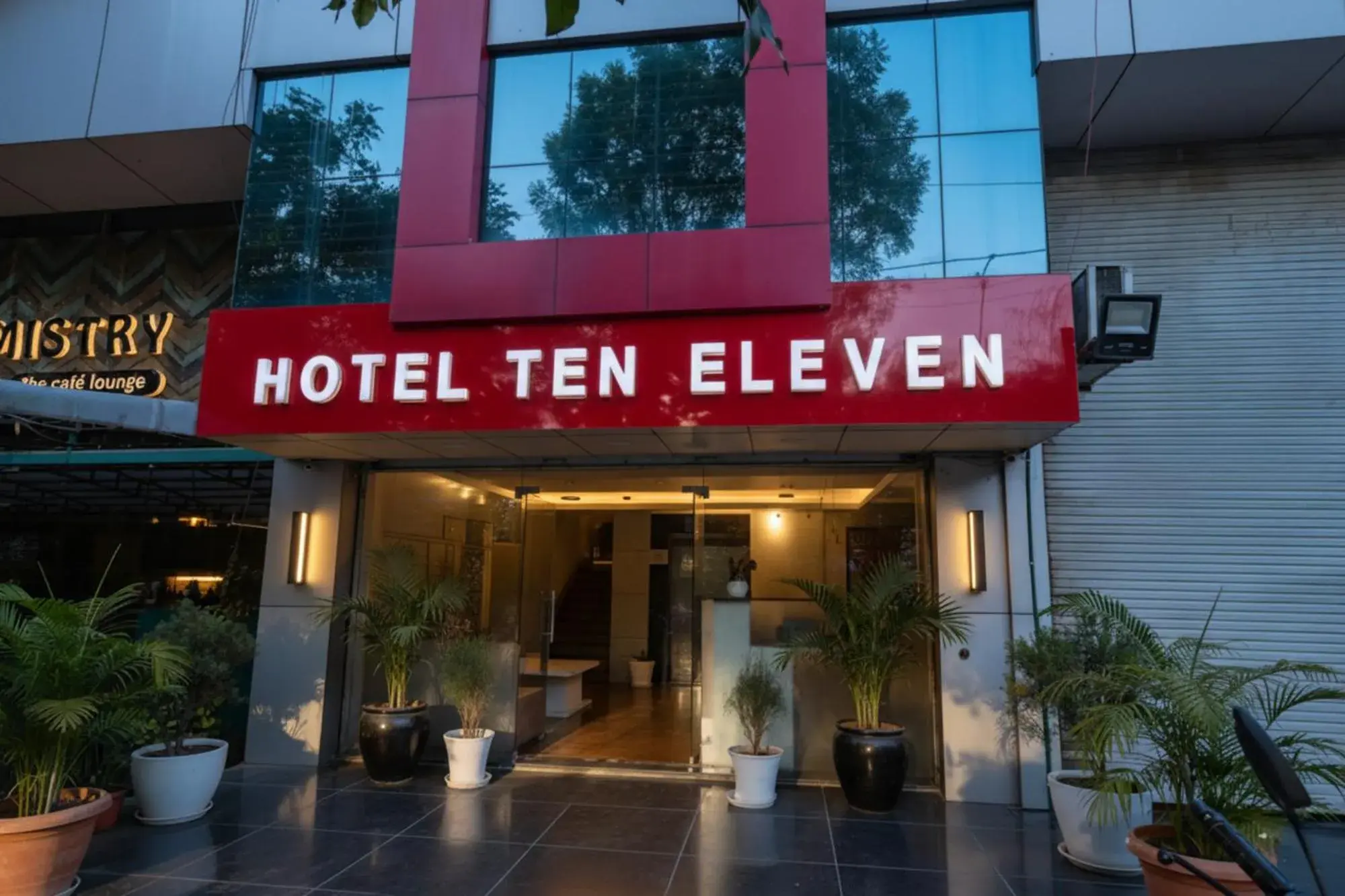 Facade/entrance in FabHotel Ten Eleven Facade/entrance in FabHotel Ten Eleven
