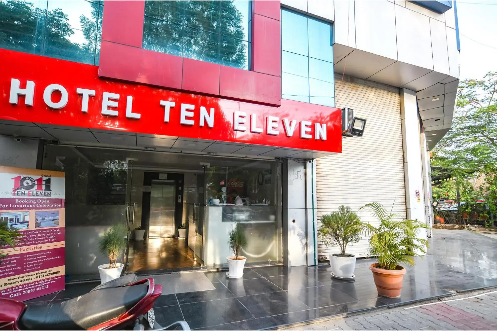 Property building in FabHotel Ten Eleven Property building in FabHotel Ten Eleven