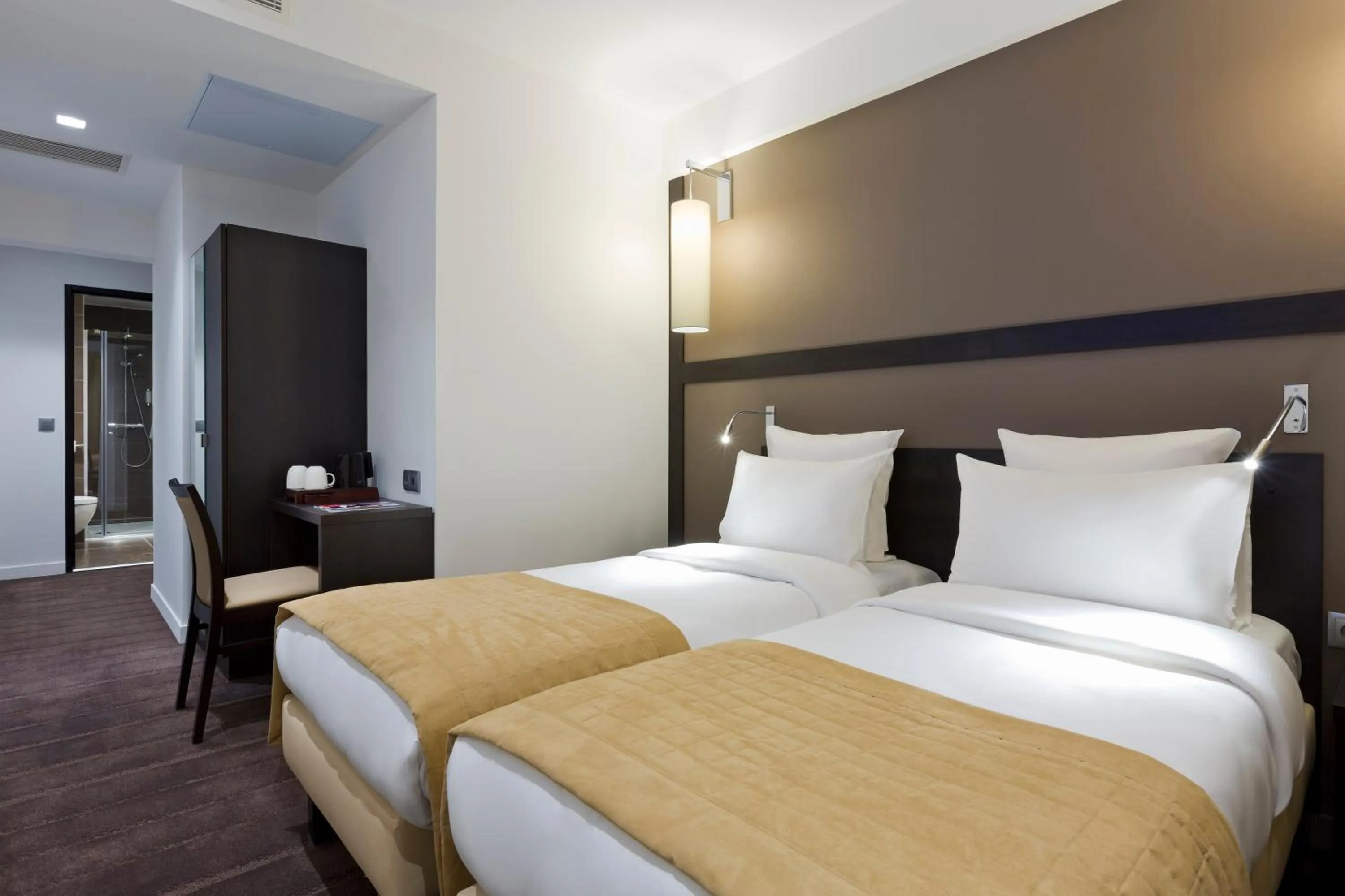 Photo of the whole room, Bed in Simon's Boutique Hôtel