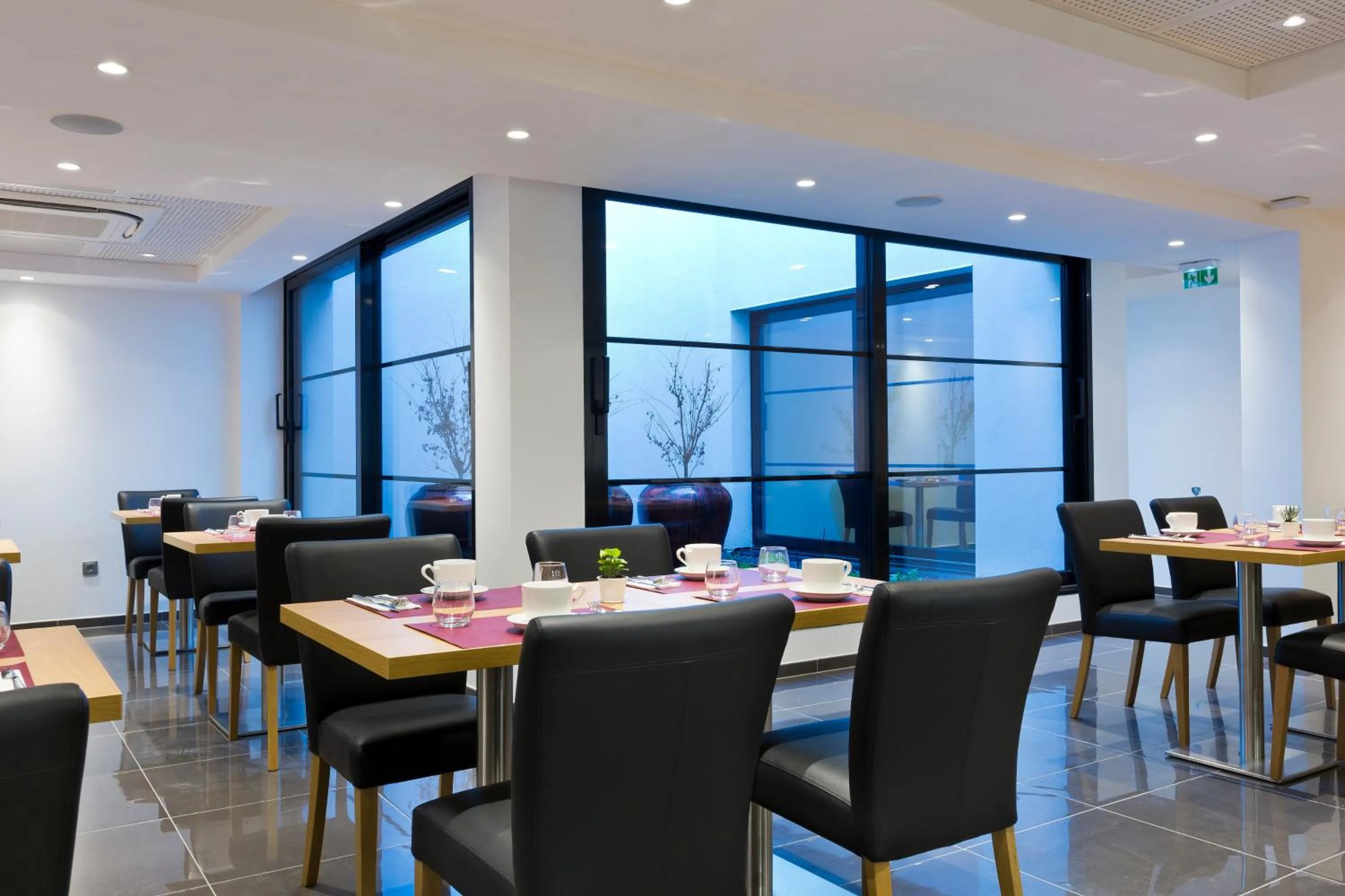 Restaurant/places to eat in Simon's Boutique Hôtel