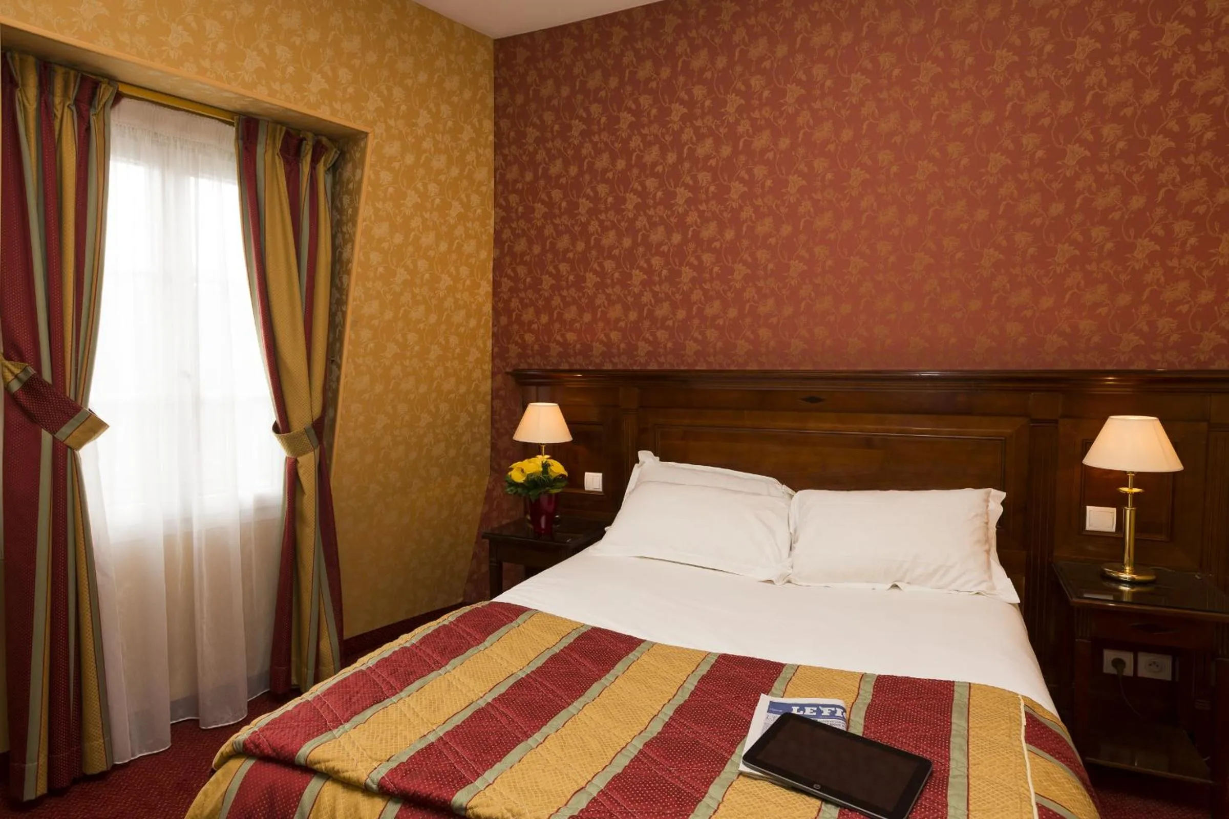 Bed in Hotel Viator - Gare de Lyon