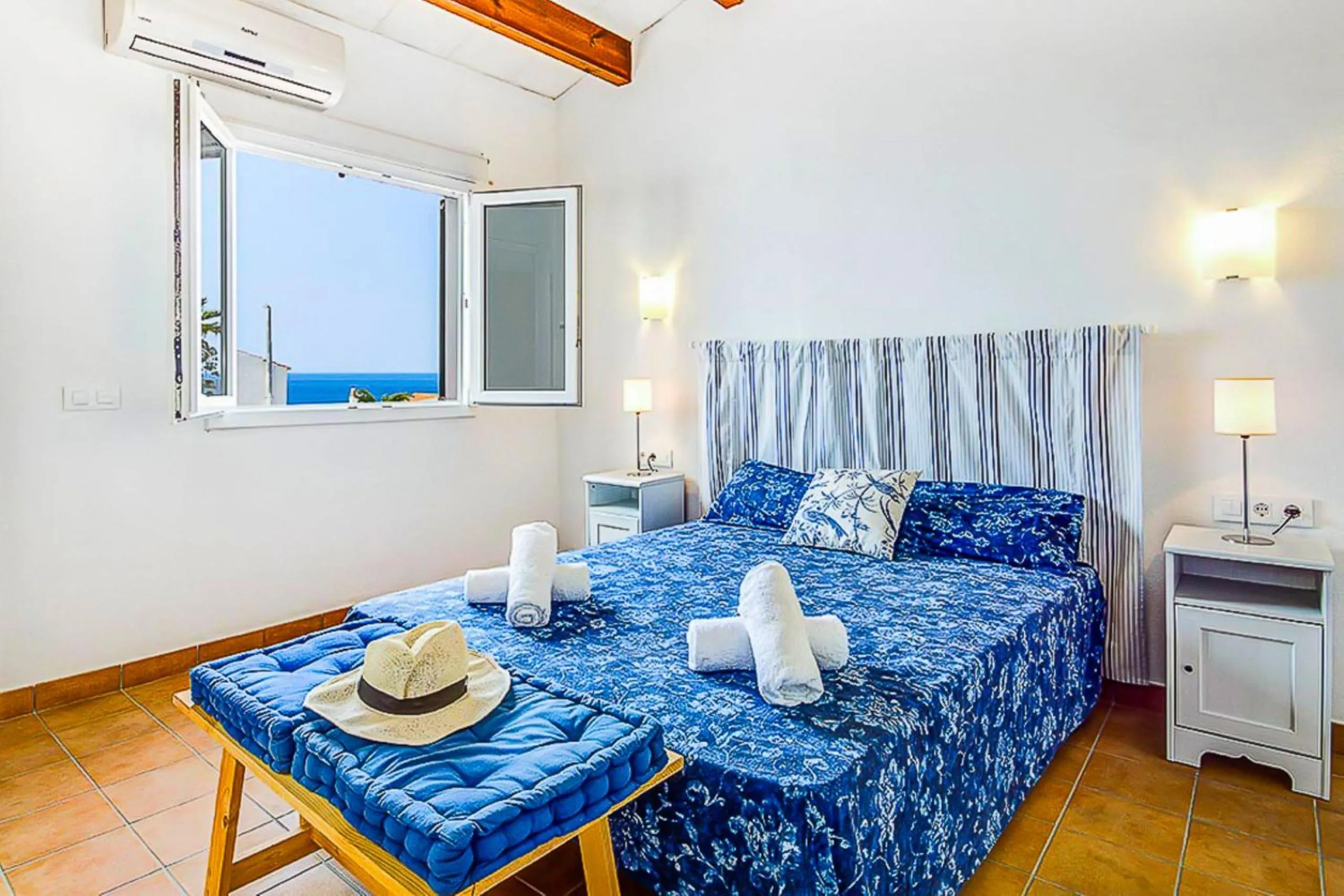 Bed in Villa FARO by Mauter Villas