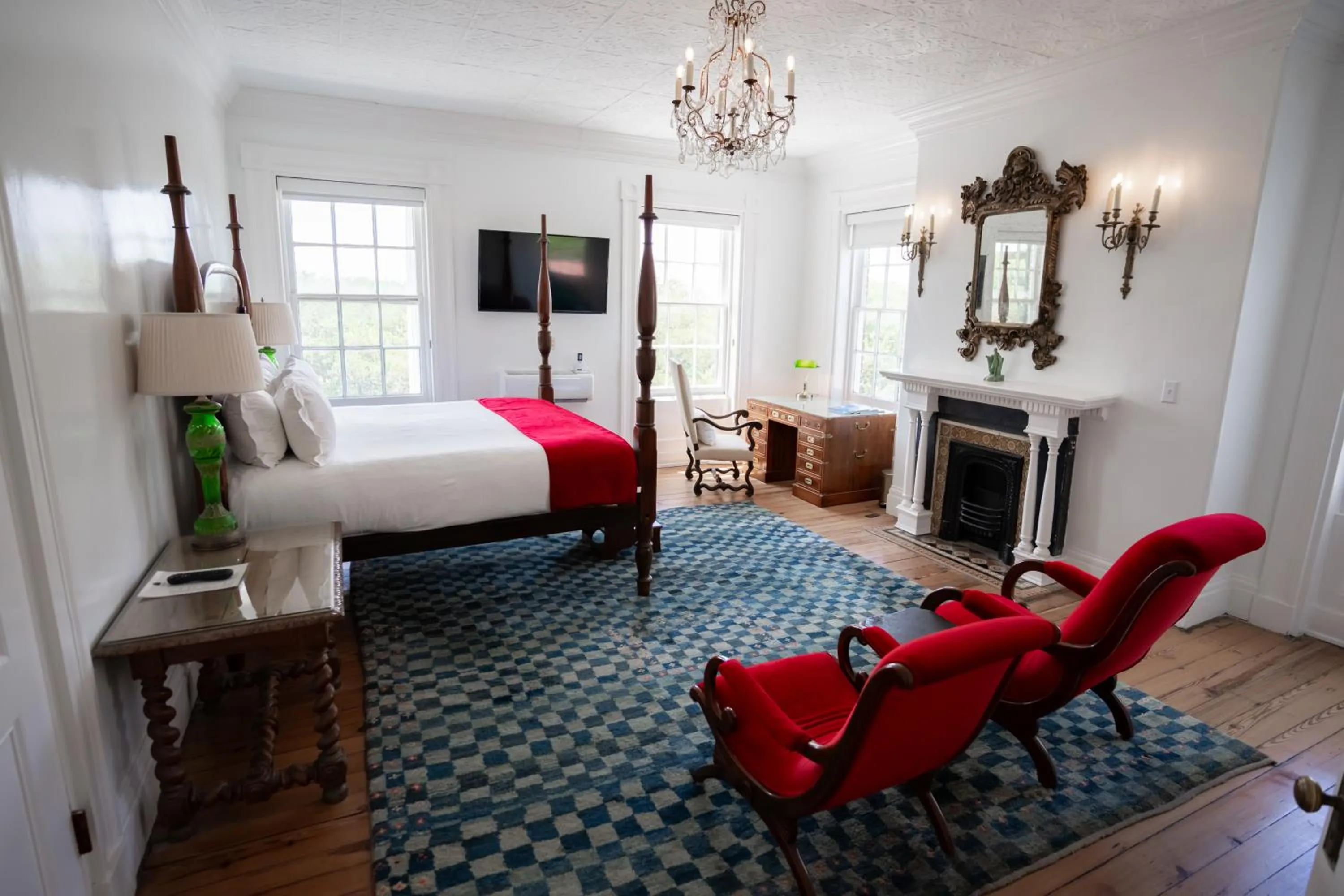 Bed in 20 South Battery